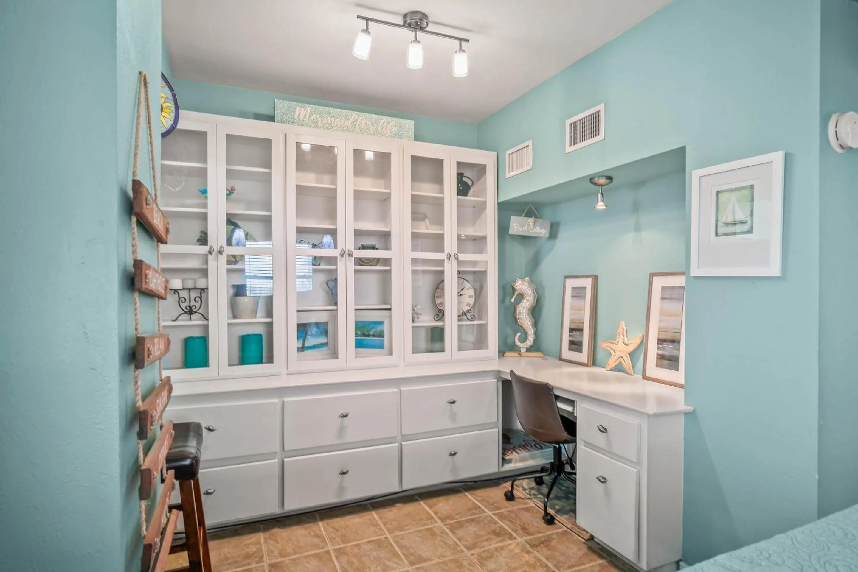 Property building in Sea Breeze Escape