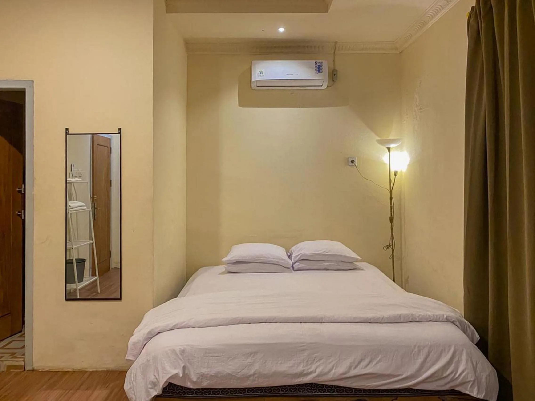 Bedroom in Urbanview Hotel ME Jayapura