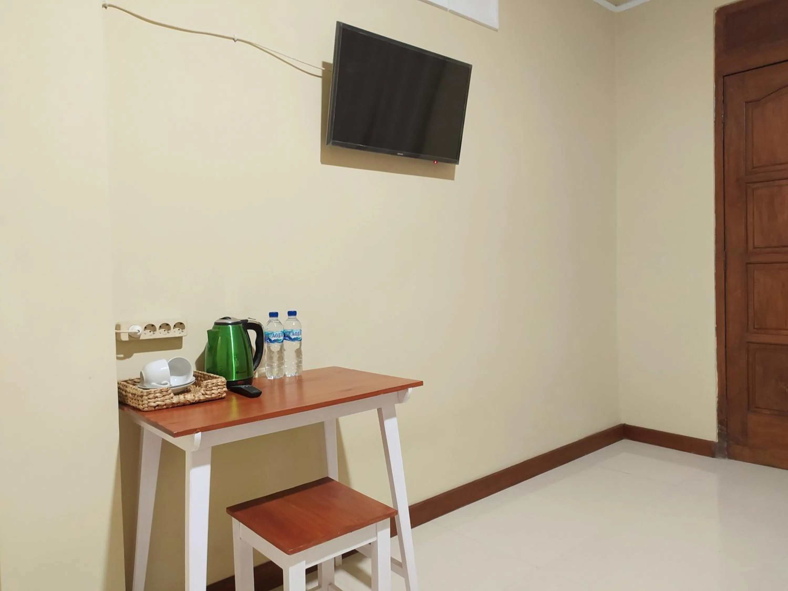 hair dresser in RedDoorz near Prawirotaman Yogyakarta