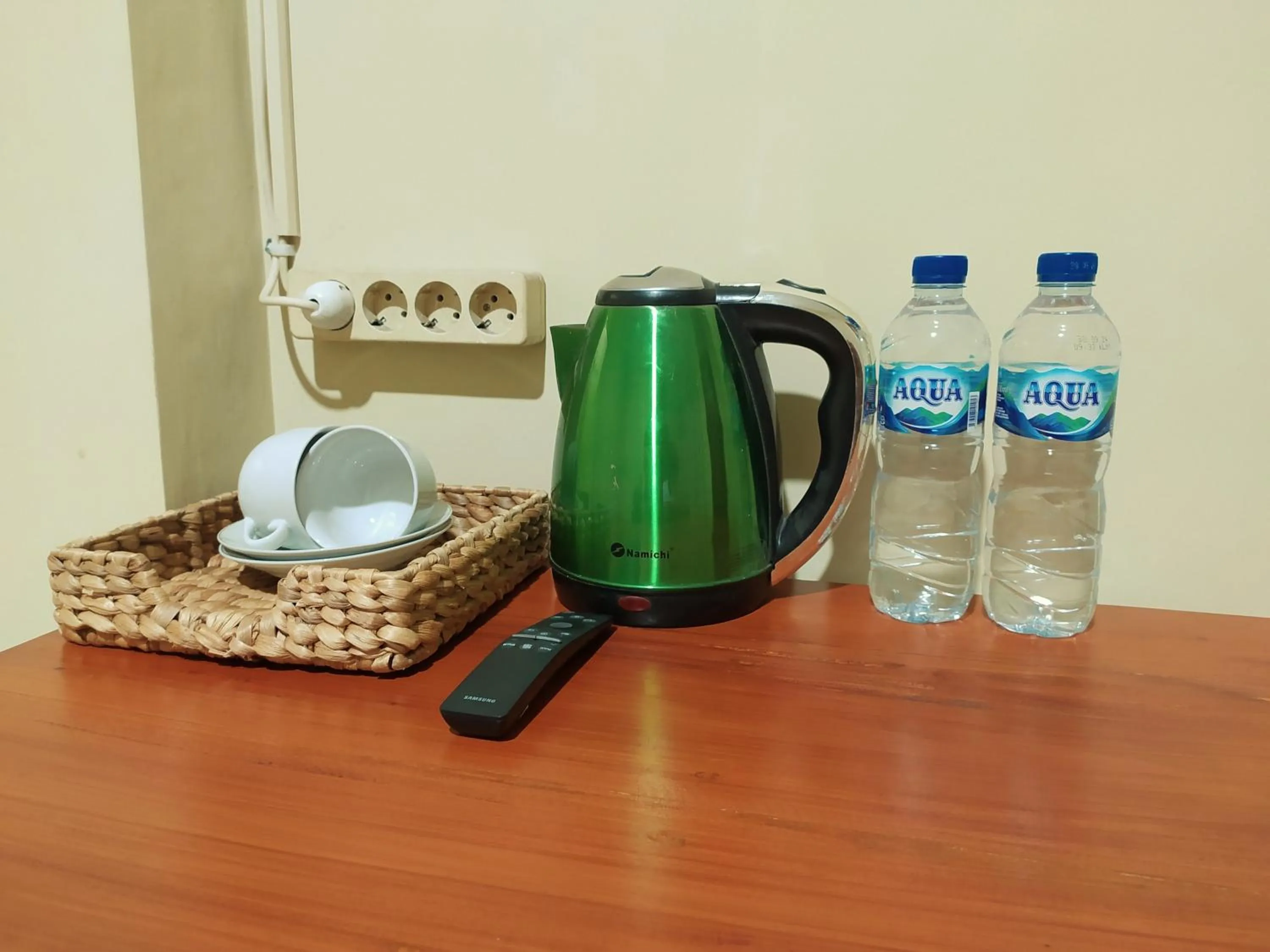 Coffee/tea facilities in RedDoorz near Prawirotaman Yogyakarta