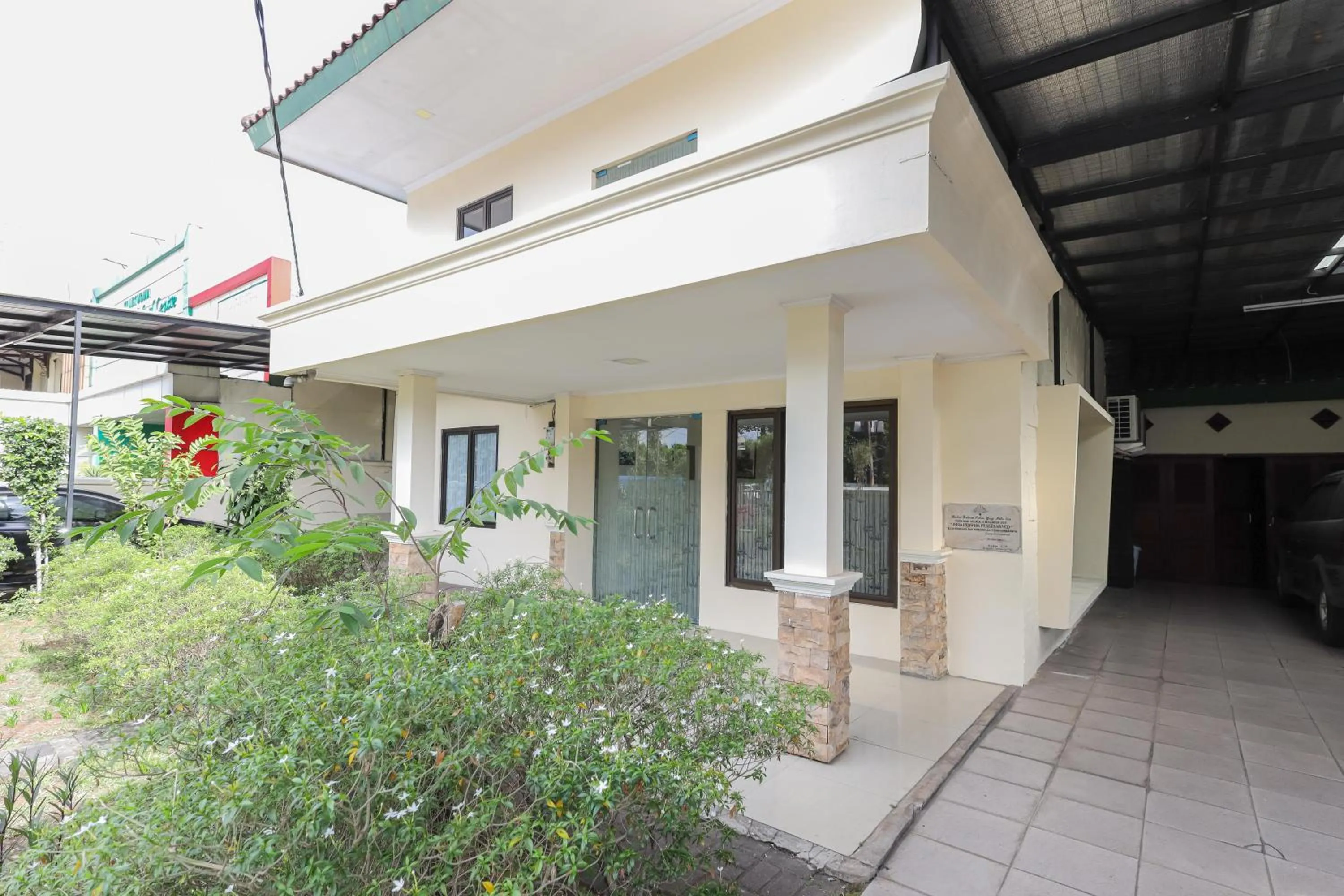 Property building in Urbanview Roemah Tebet by RedDoorz