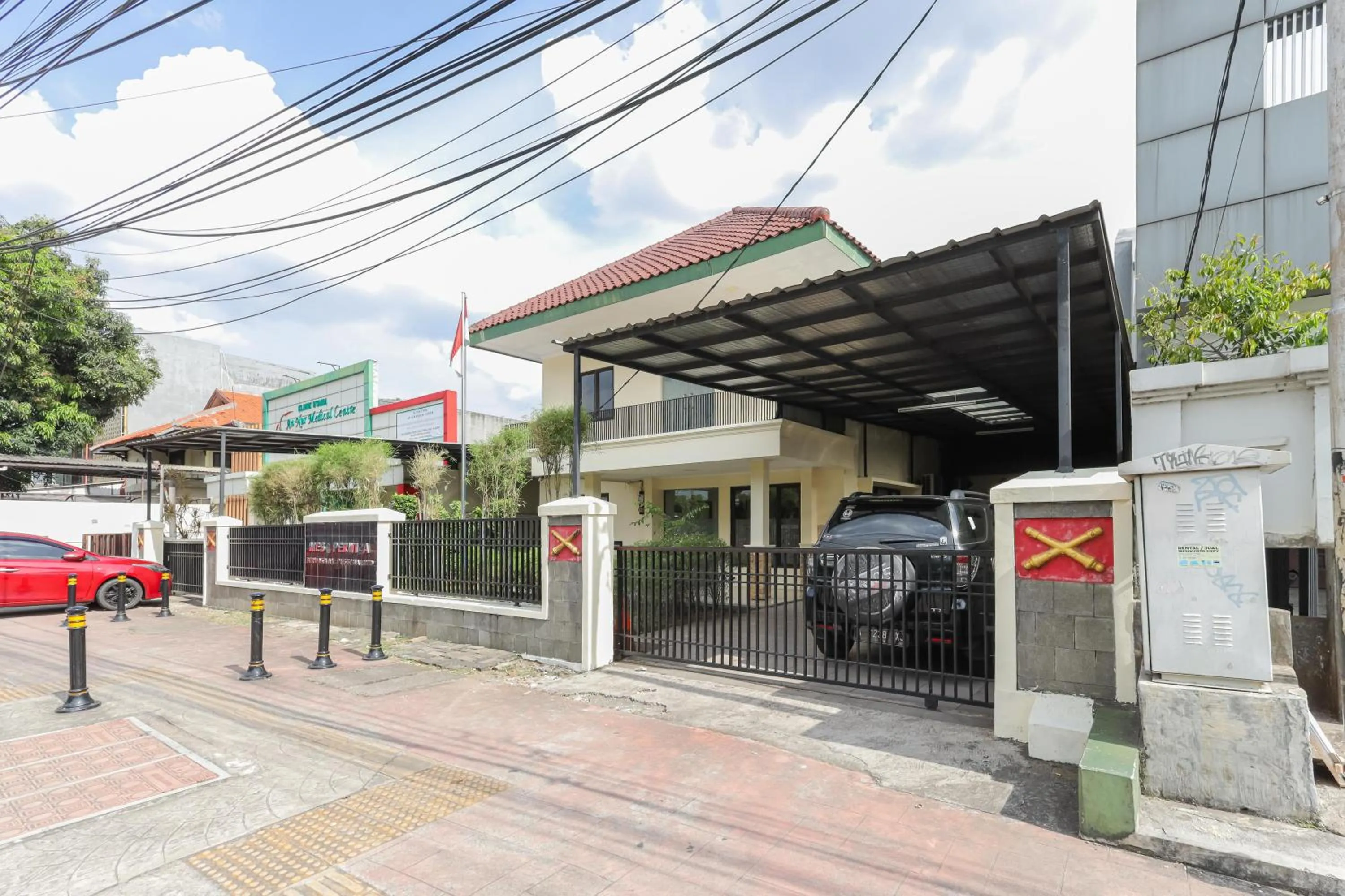 Property building in Urbanview Roemah Tebet by RedDoorz