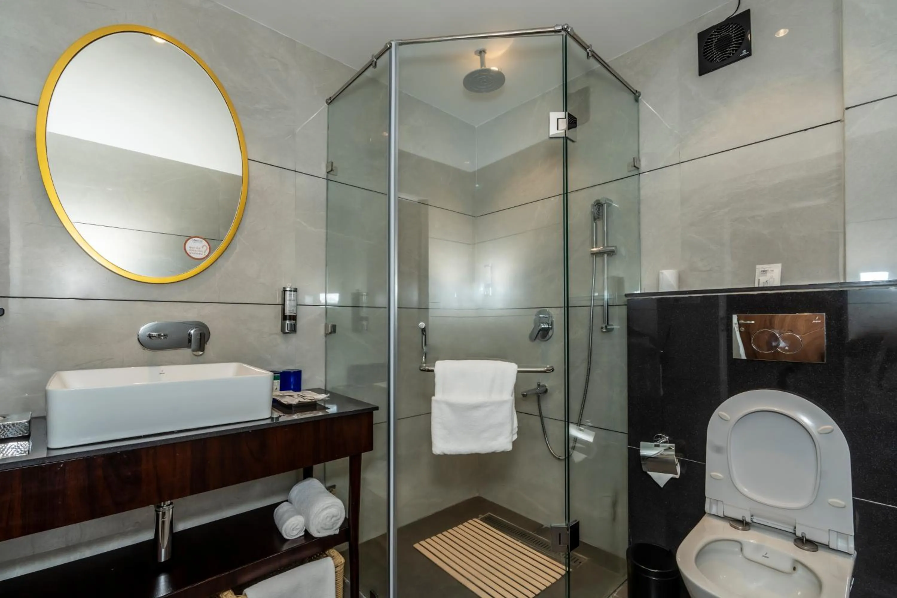 Bathroom in Fortune Khajjiar - Member ITC Hotels' Group