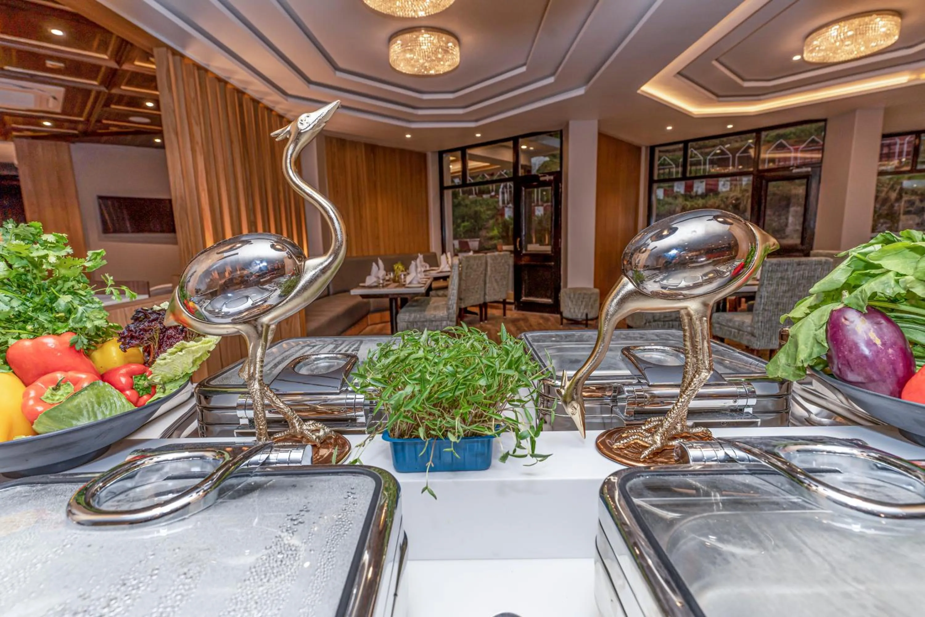 Restaurant/places to eat in Fortune Khajjiar - Member ITC Hotels' Group