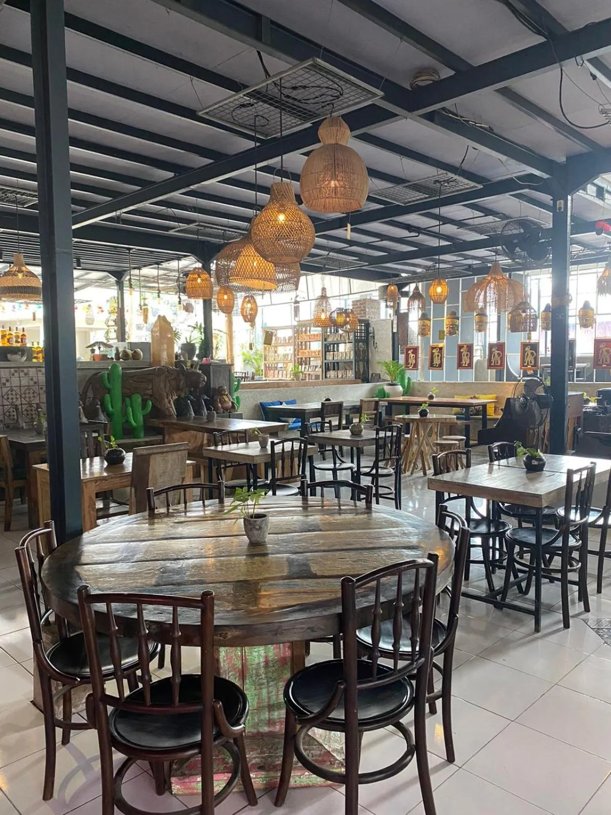 Restaurant/places to eat in The Reward Villas Kerobokan