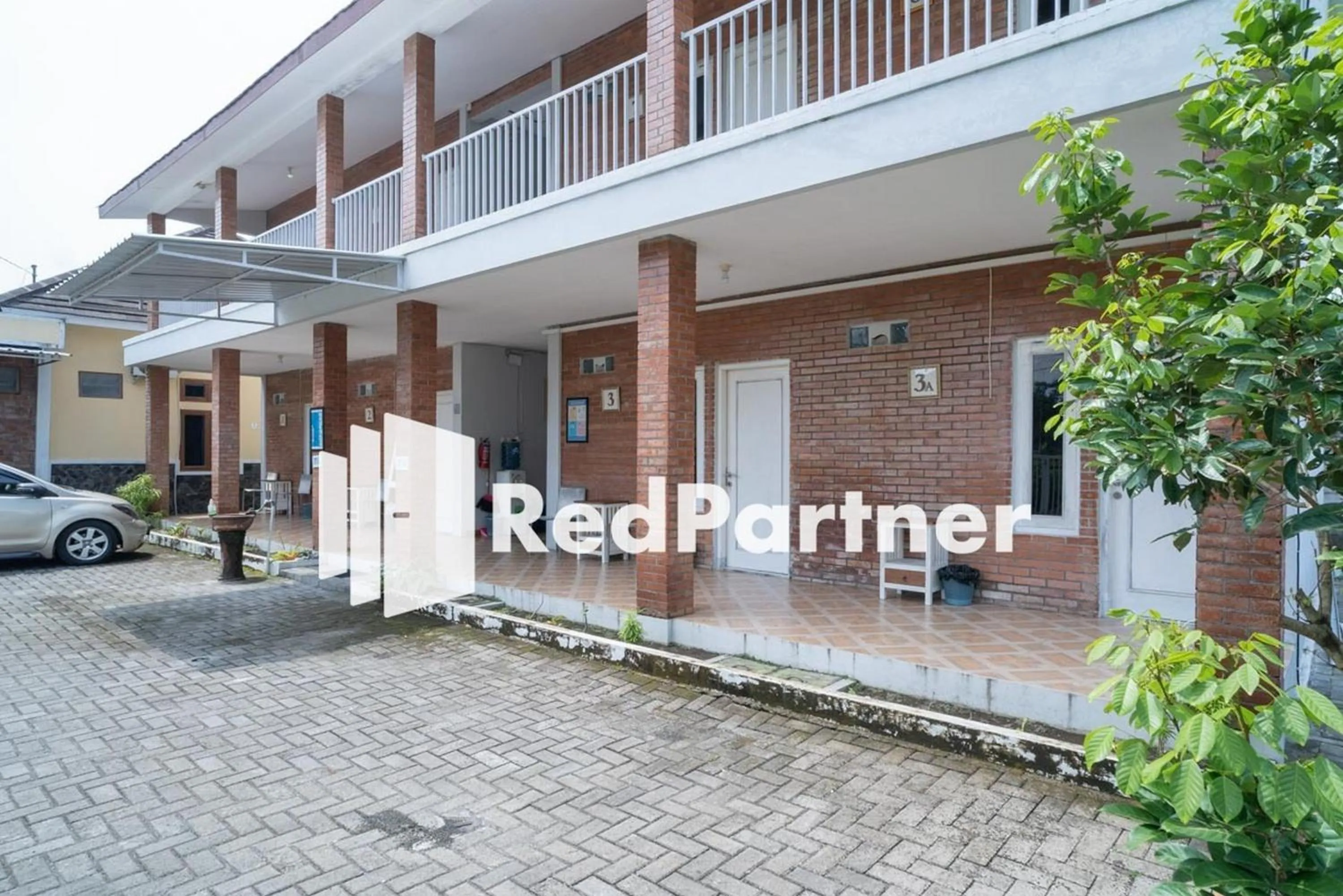 Property building in House Acasia Syariah near Universitas Aisyiah Yogyakarta Mitra RedDoorz
