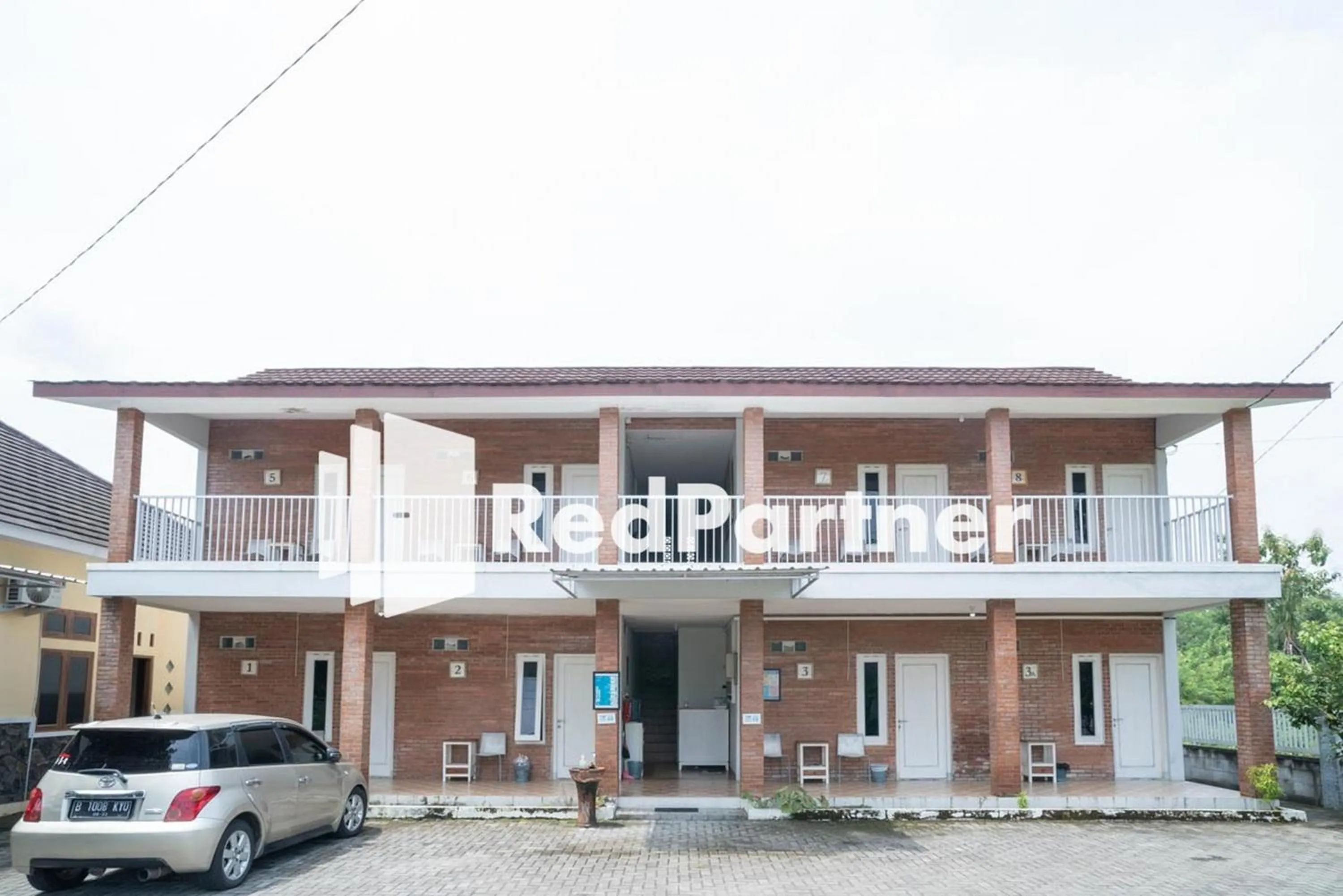 Property building in House Acasia Syariah near Universitas Aisyiah Yogyakarta Mitra RedDoorz