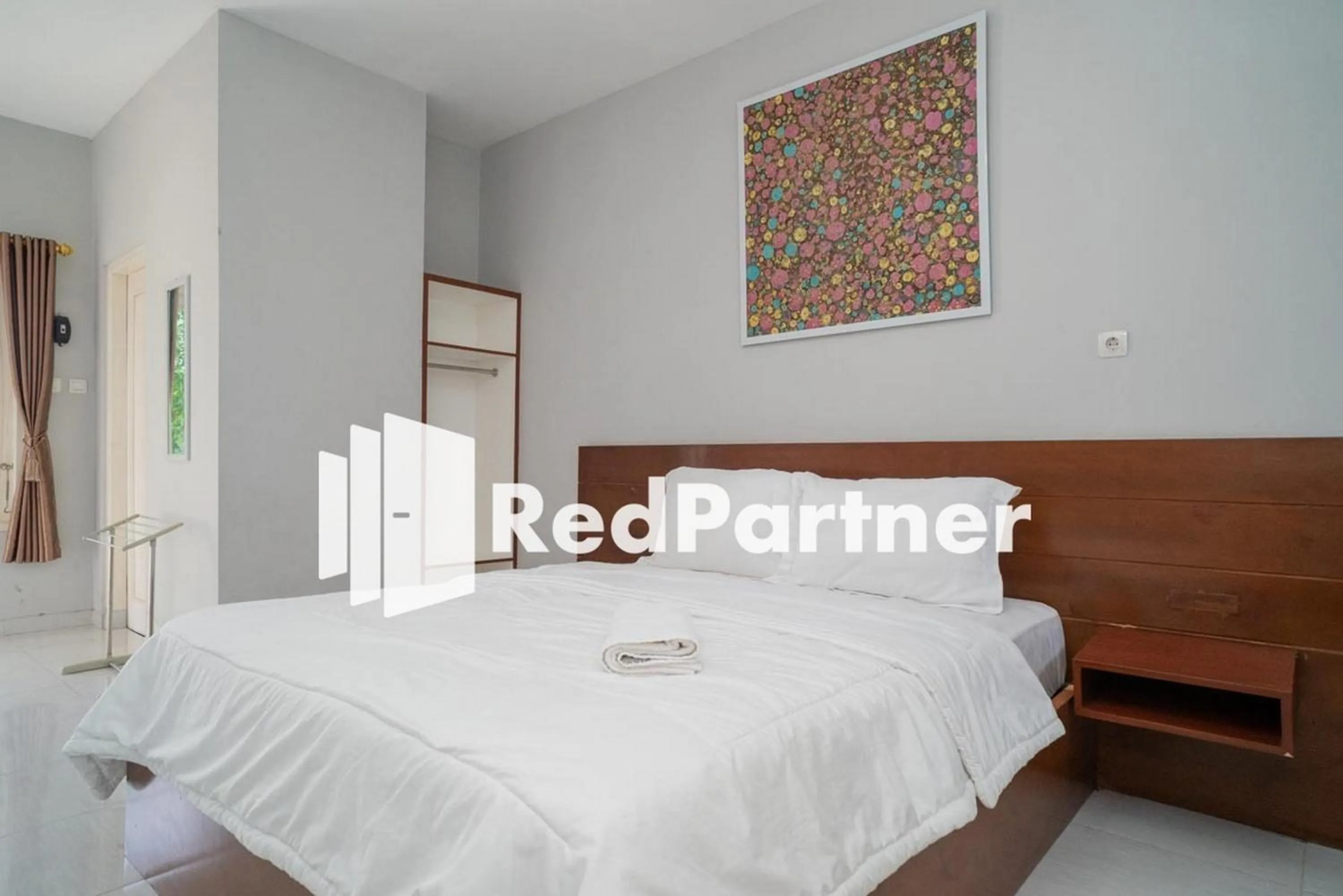 Bedroom, Bed in House Acasia Syariah near Universitas Aisyiah Yogyakarta Mitra RedDoorz