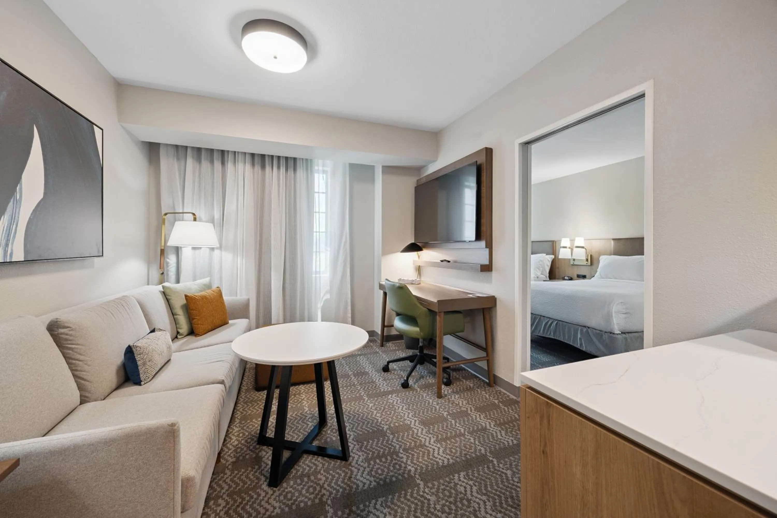 TV and multimedia in Staybridge Suites Sacramento Woodland by IHG