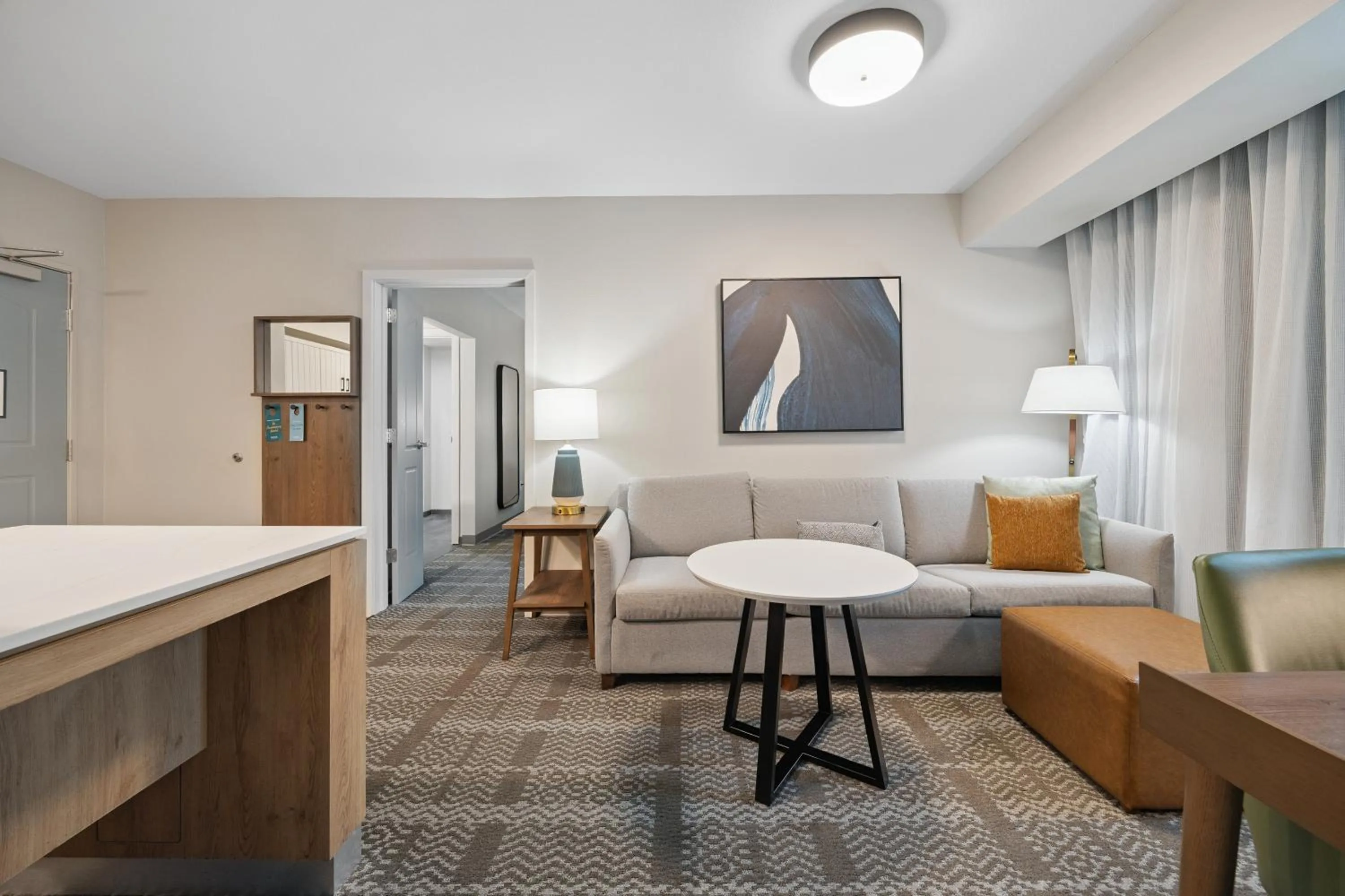 TV and multimedia in Staybridge Suites Sacramento Woodland by IHG