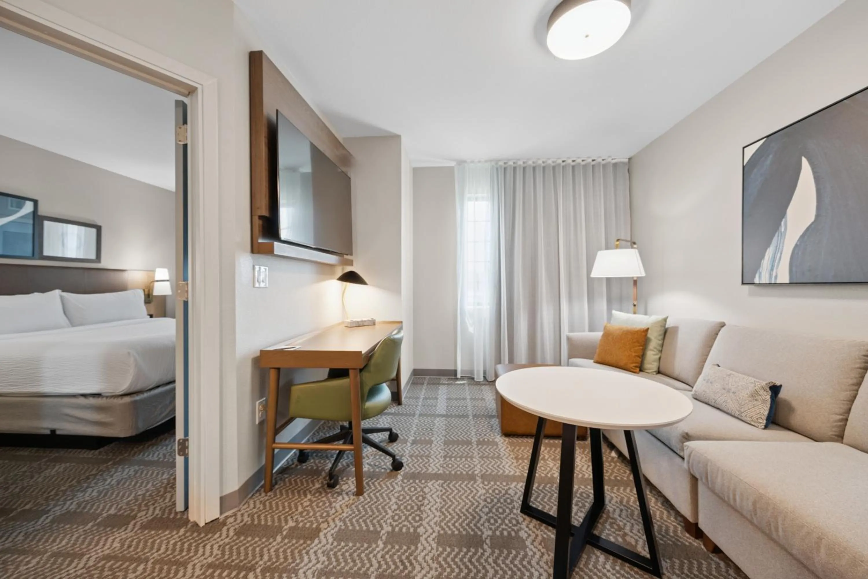 Bed in Staybridge Suites Sacramento Woodland by IHG