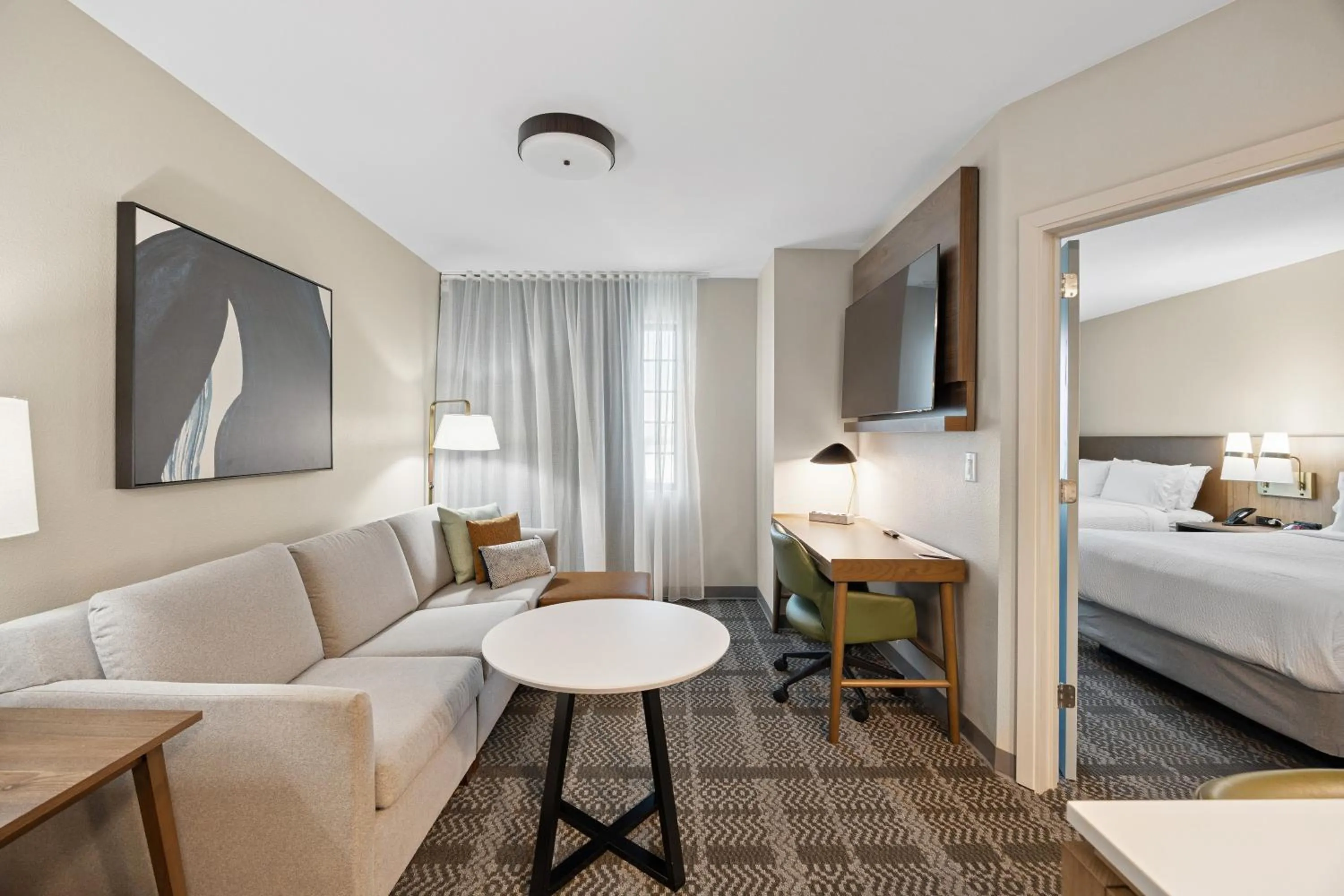 Bed in Staybridge Suites Sacramento Woodland by IHG