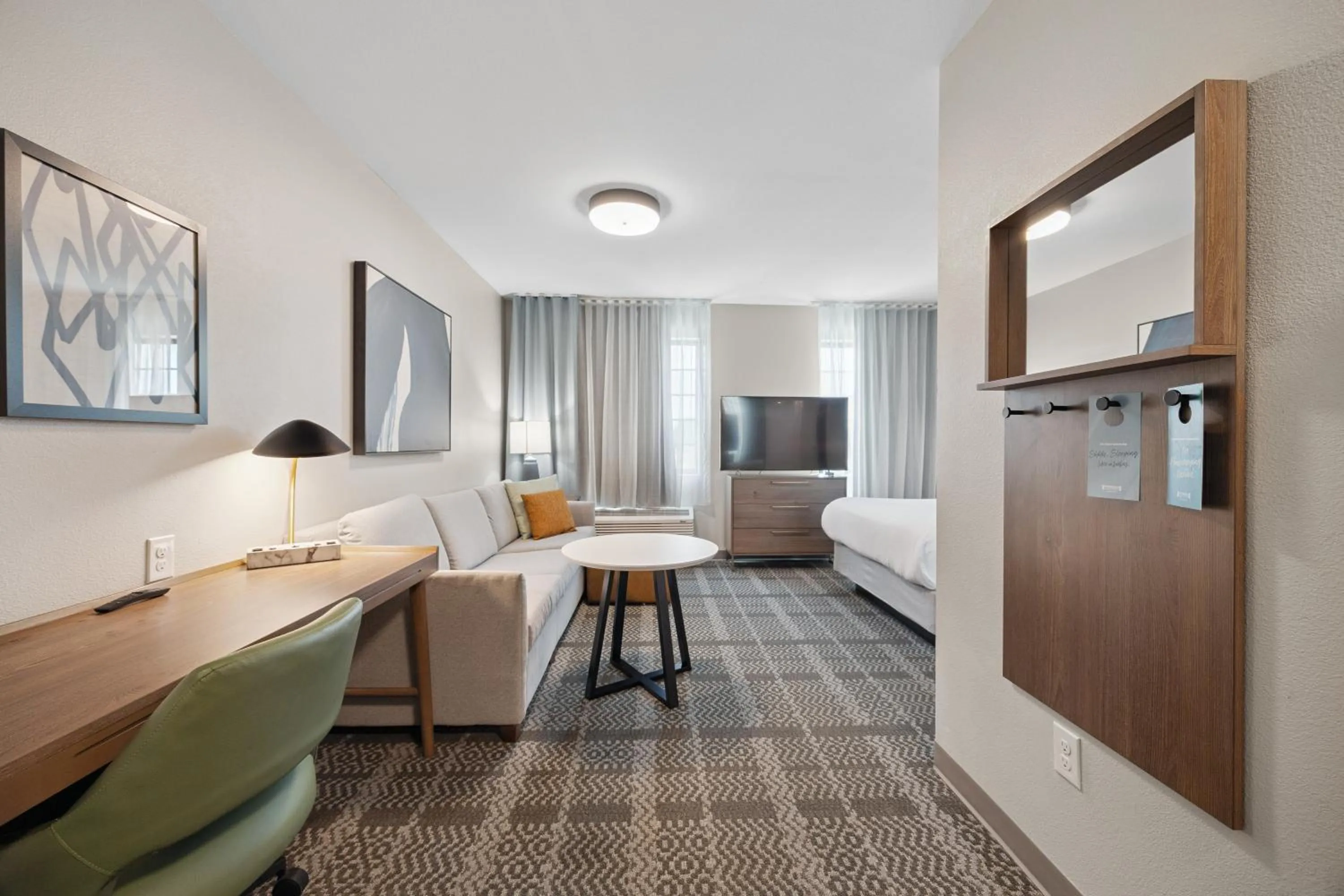 Bed in Staybridge Suites Sacramento Woodland by IHG