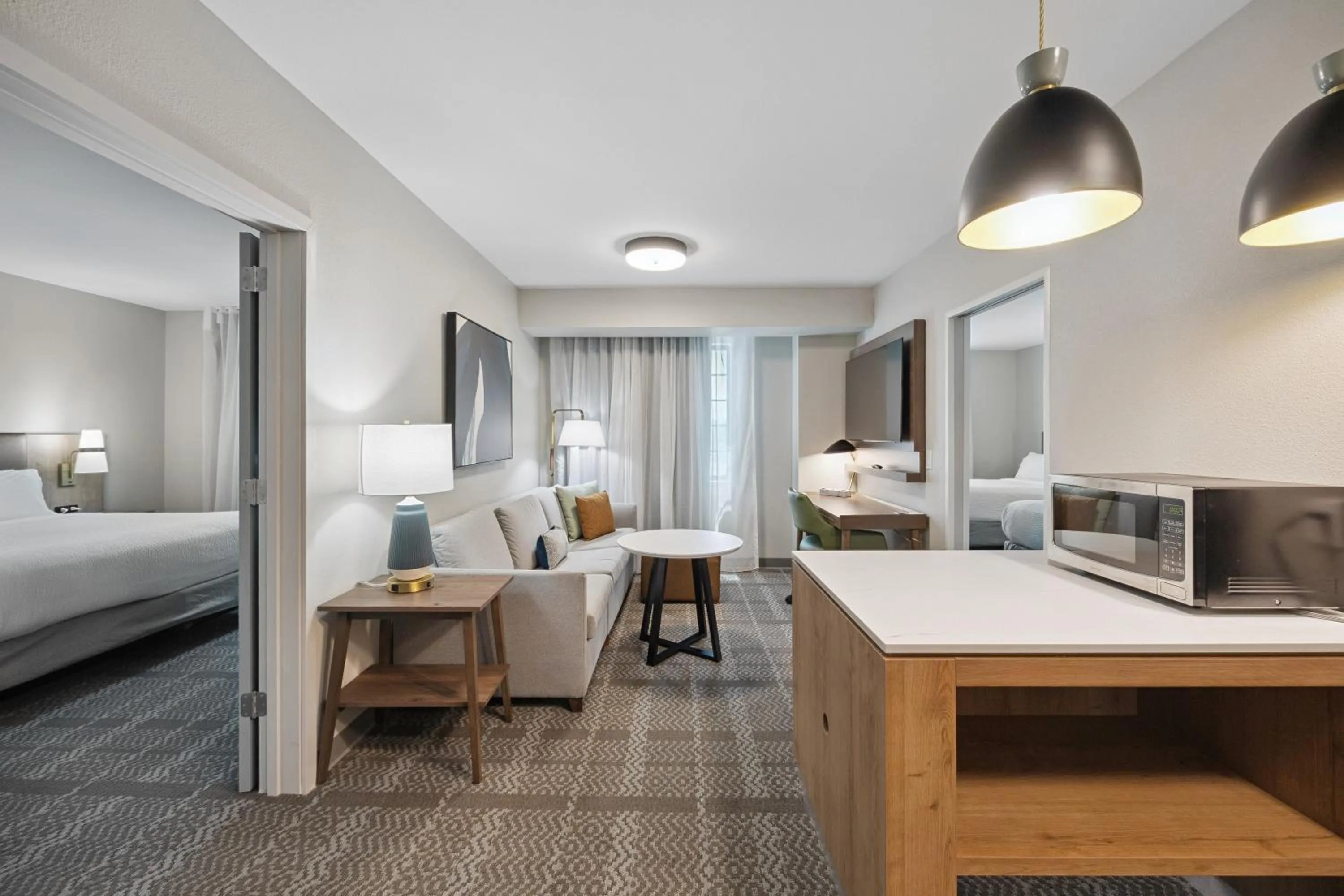 TV and multimedia in Staybridge Suites Sacramento Woodland by IHG