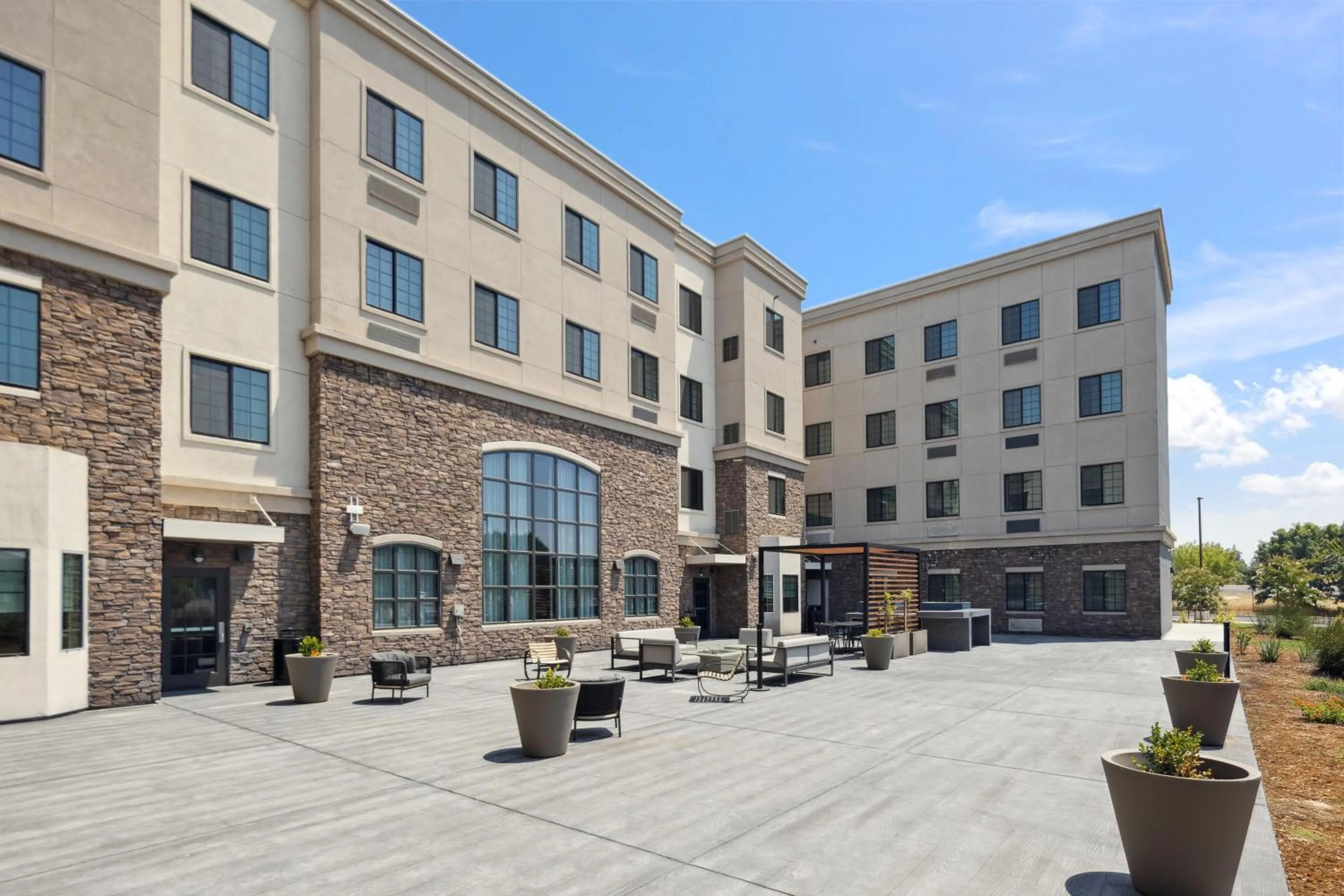 Patio in Staybridge Suites Sacramento Woodland by IHG