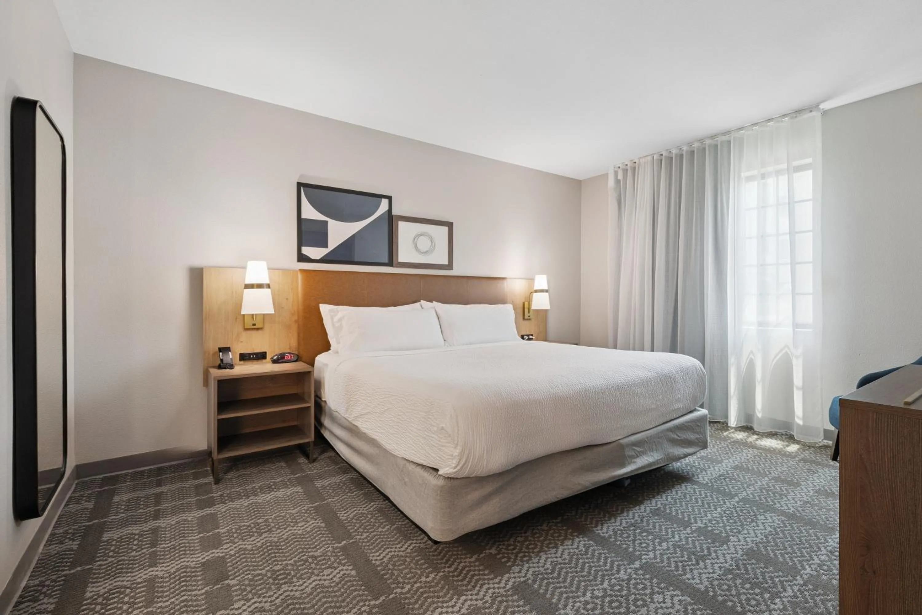 Bed in Staybridge Suites Sacramento Woodland by IHG