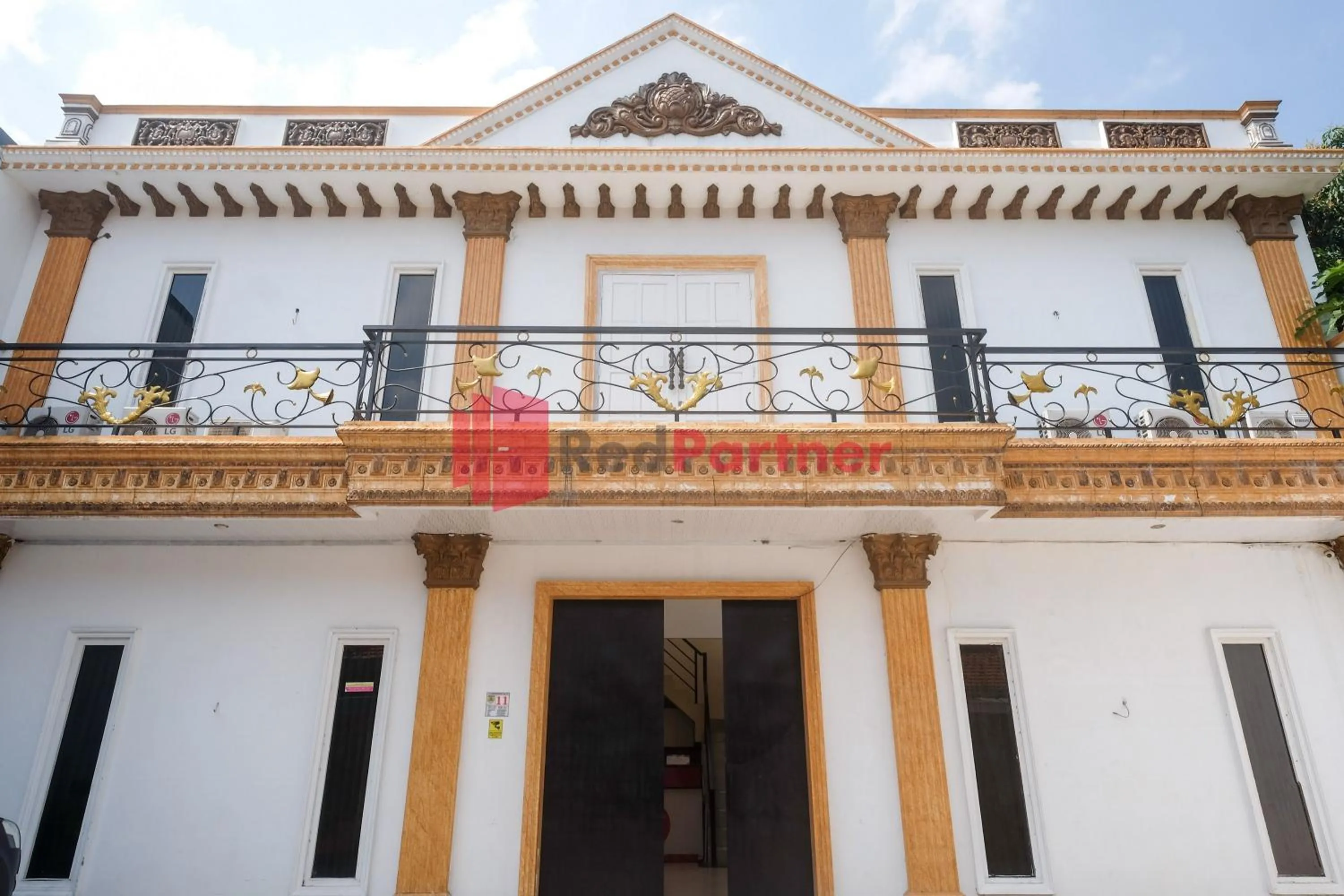 Property building in Wisma Fortuna Syariah Mitra RedDoorz