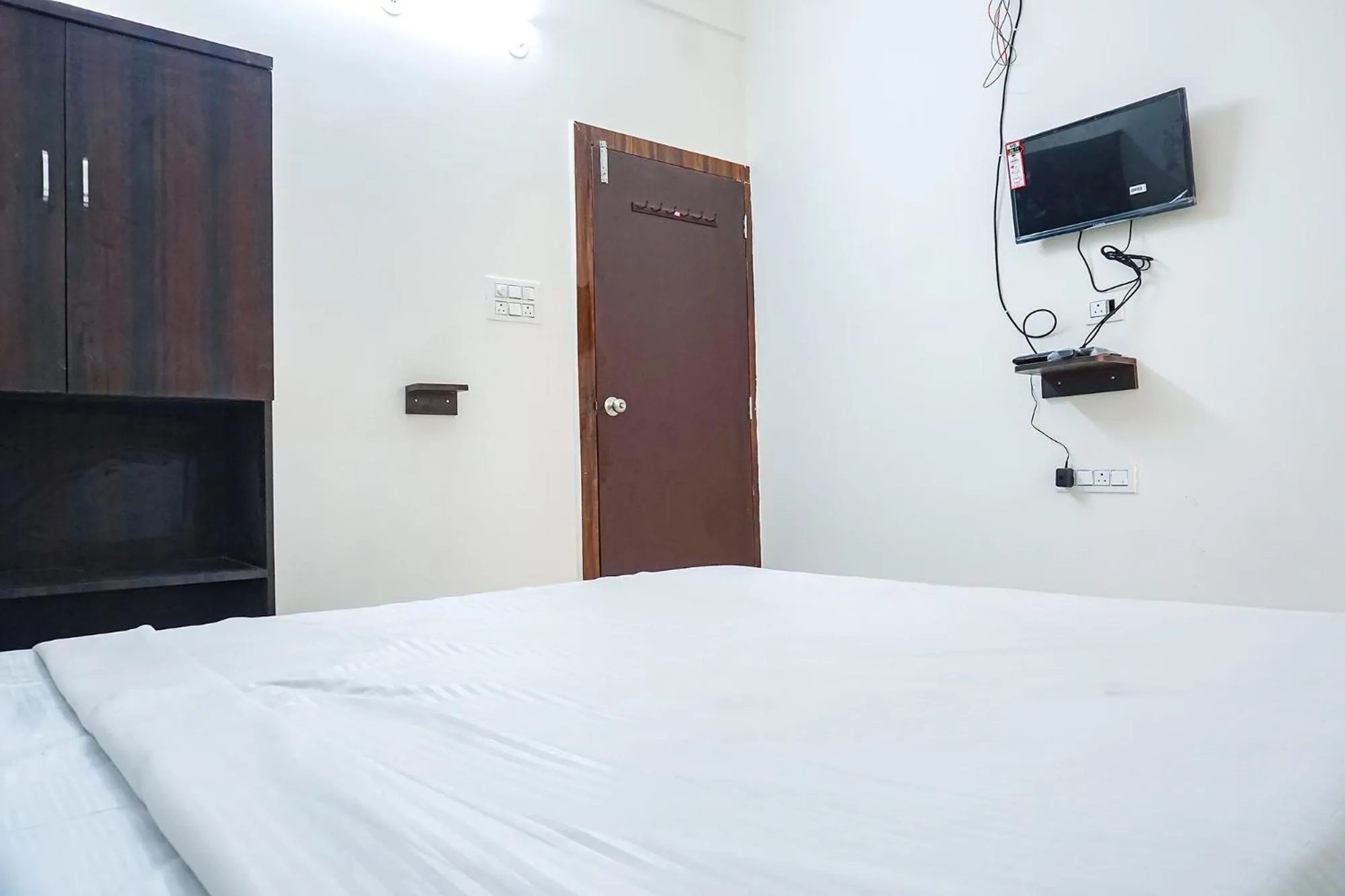Communal lounge/ TV room, Bed in Via Gargi Galuxe - Nr Ankushrao Natyagruha