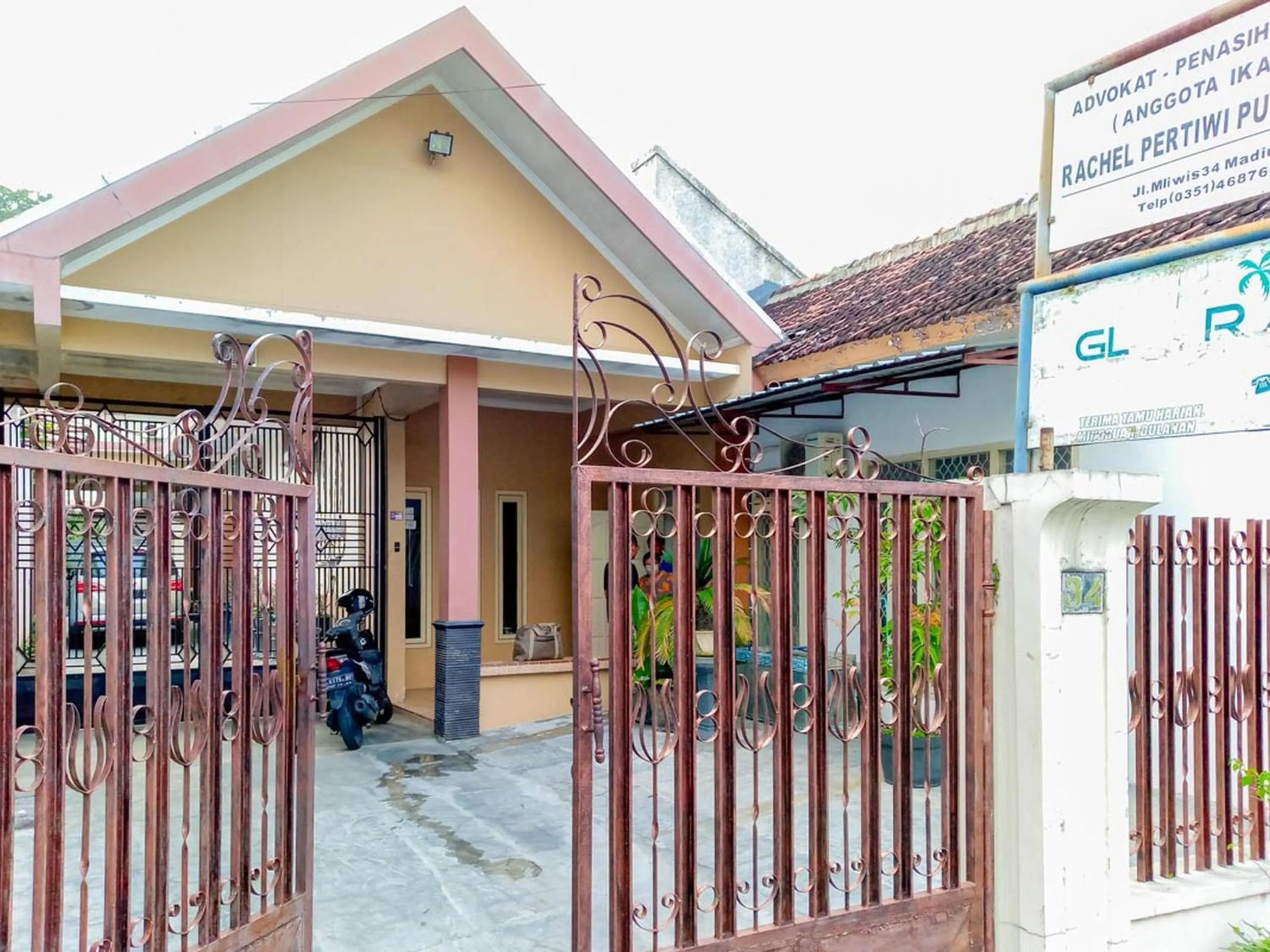 Property building in RedDoorz Syariah near Pasar Sleko Madiun