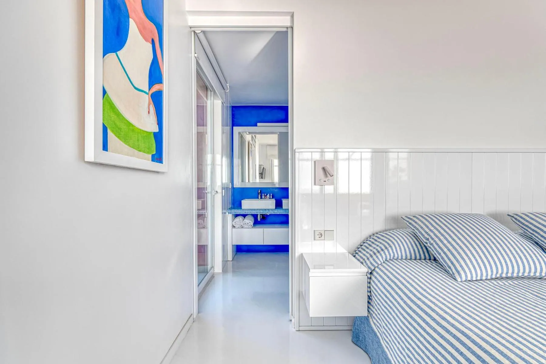 Bed in The Pink Elephant Hotel