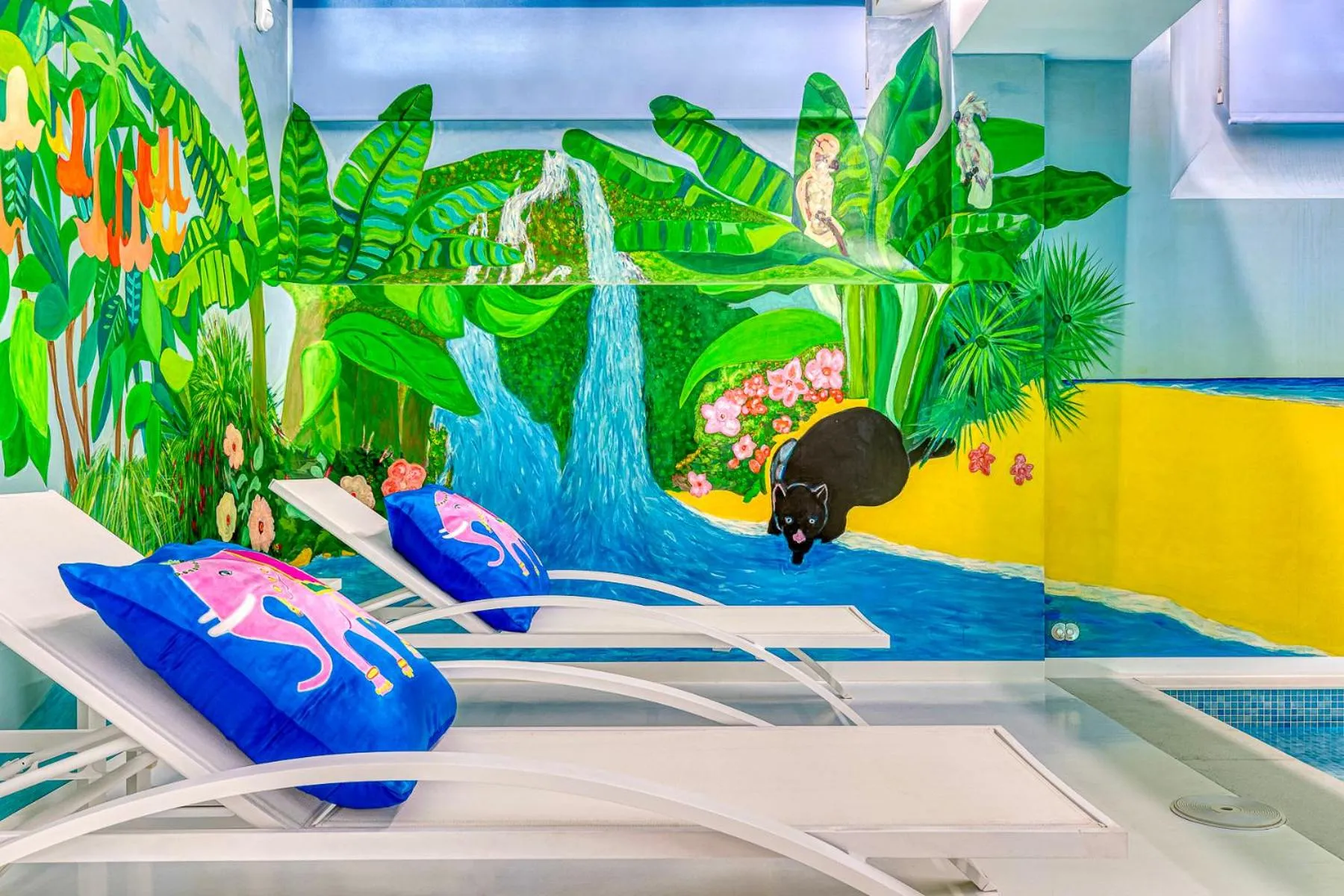 Swimming pool in The Pink Elephant Hotel