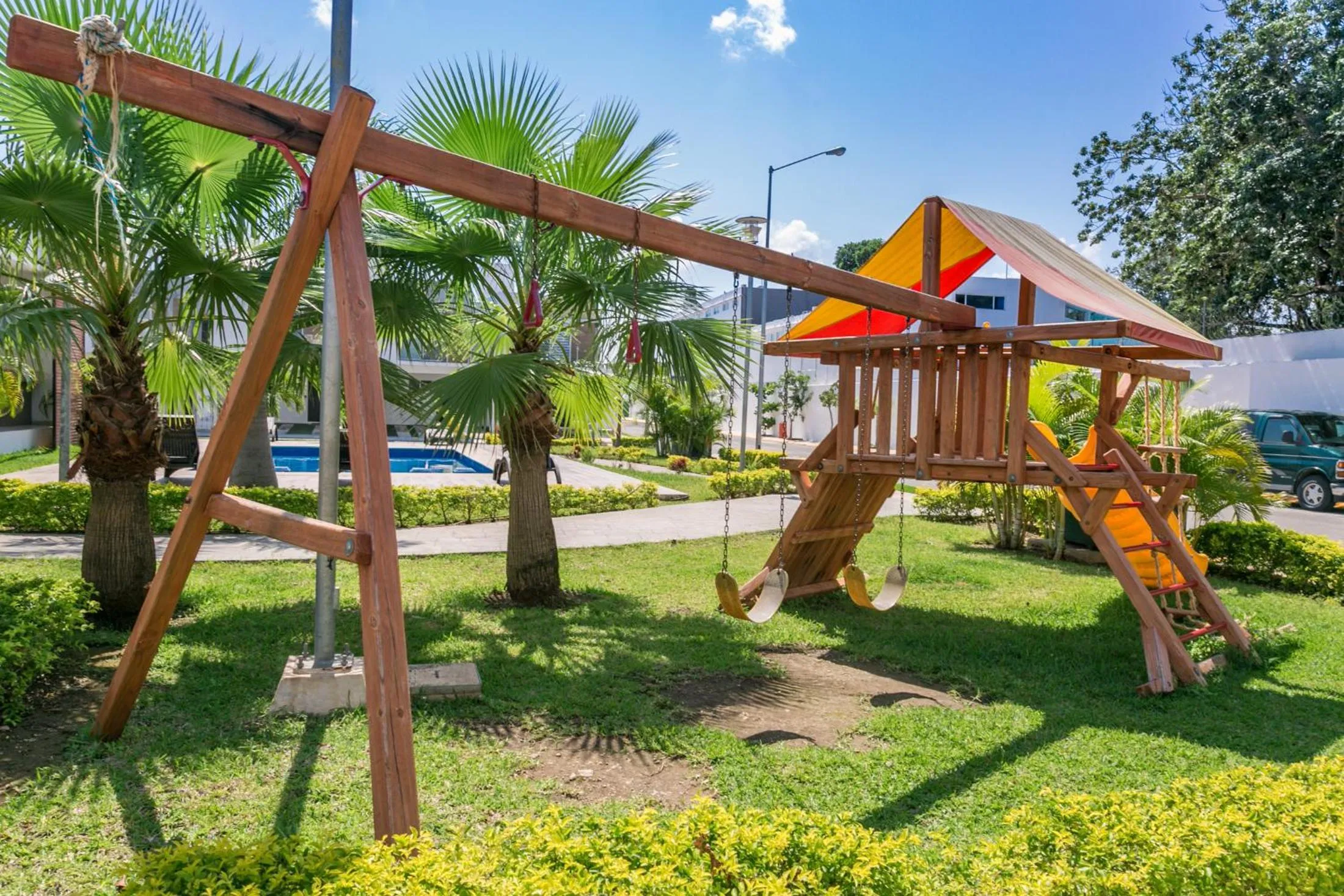 Children play ground in House in Private Altus Il - Private Pool