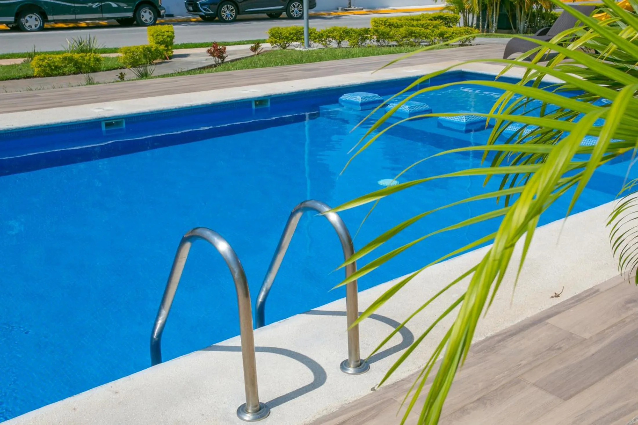 Swimming pool in House in Private Altus Il - Private Pool