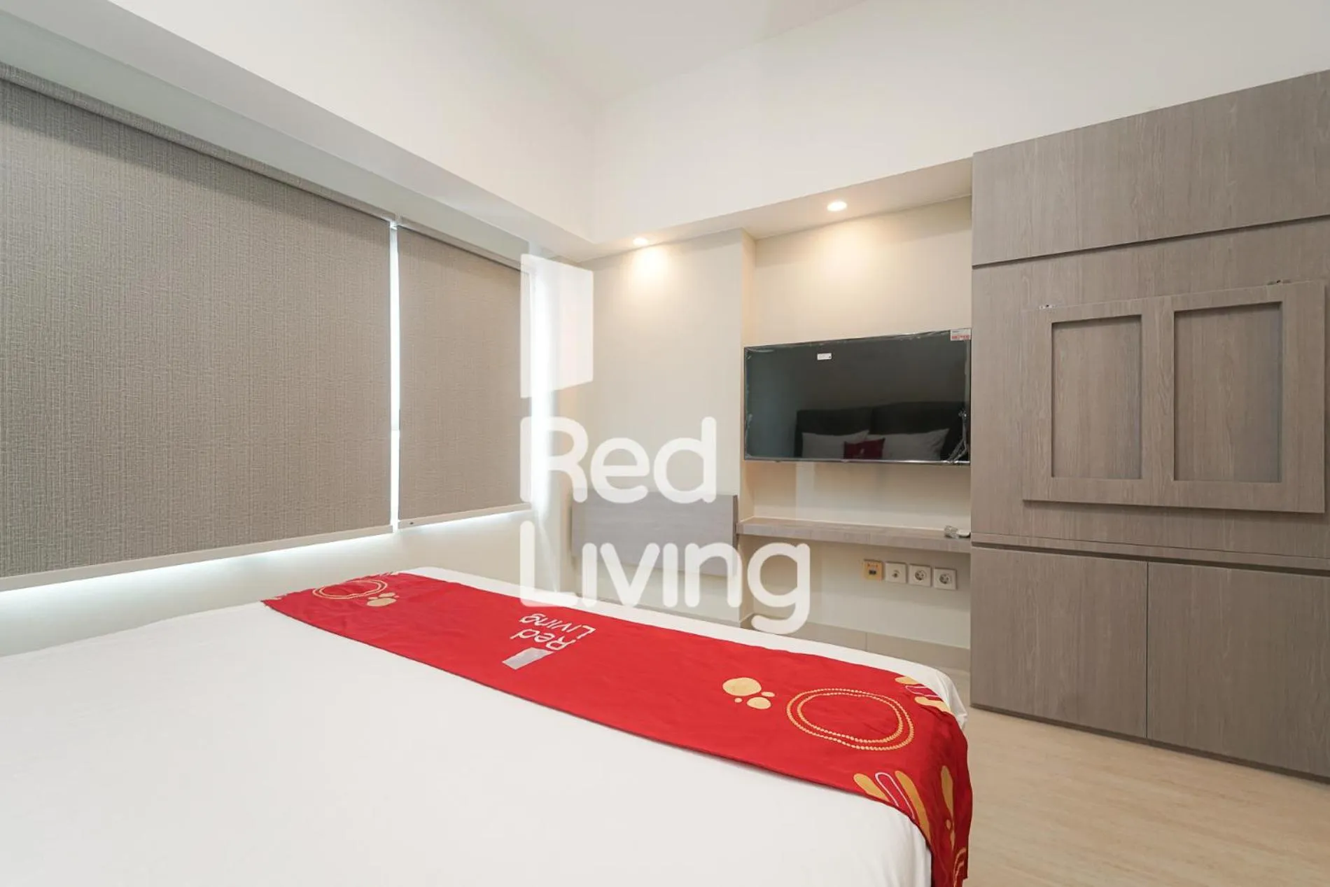 Property building, Bed in Redliving Apartemen Springlake Summarecon - MDH Rooms Tower Caldesia with Netflix