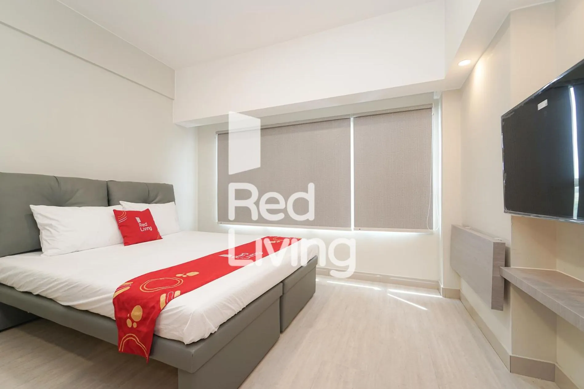 Bedroom, Bed in Redliving Apartemen Springlake Summarecon - MDH Rooms Tower Caldesia with Netflix
