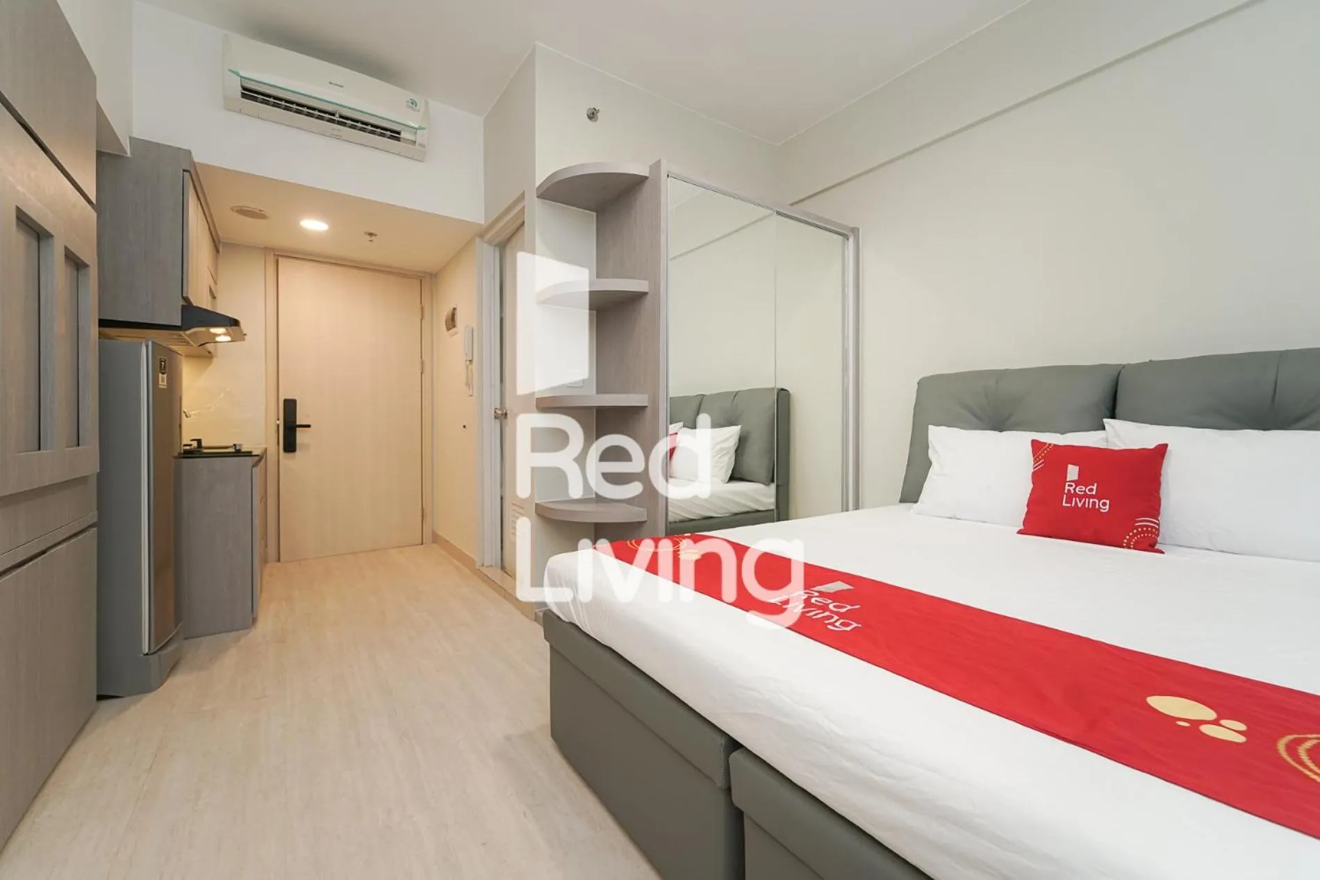 Bedroom, Bed in Redliving Apartemen Springlake Summarecon - MDH Rooms Tower Caldesia with Netflix