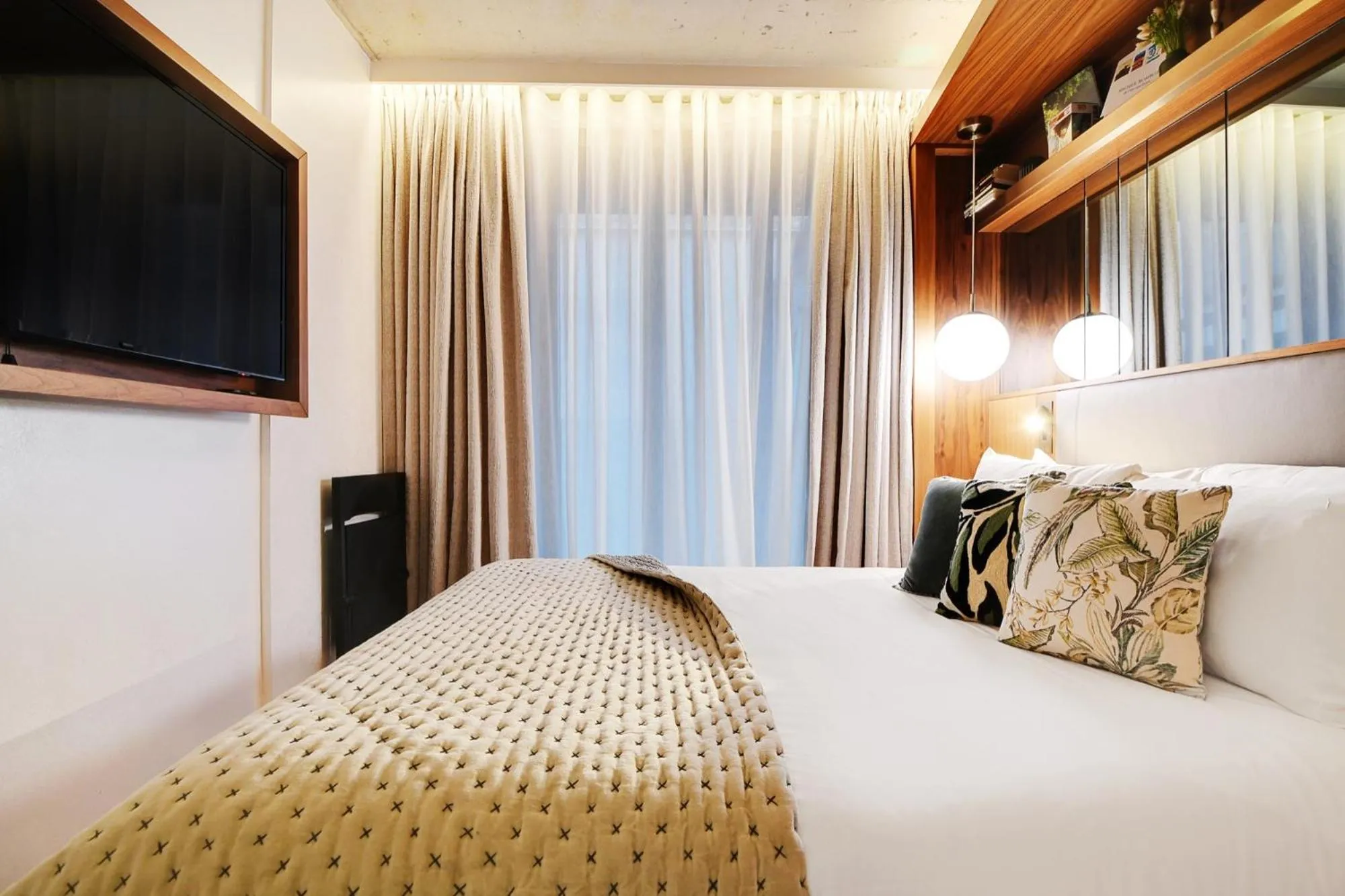 Bedroom, Bed in CARD Hôtel