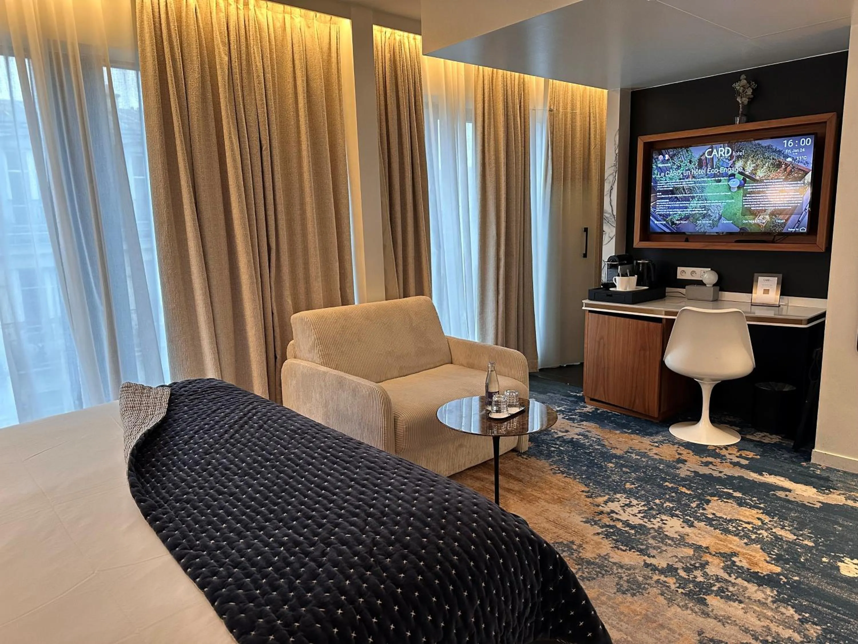 Bedroom, Bed in CARD Hôtel