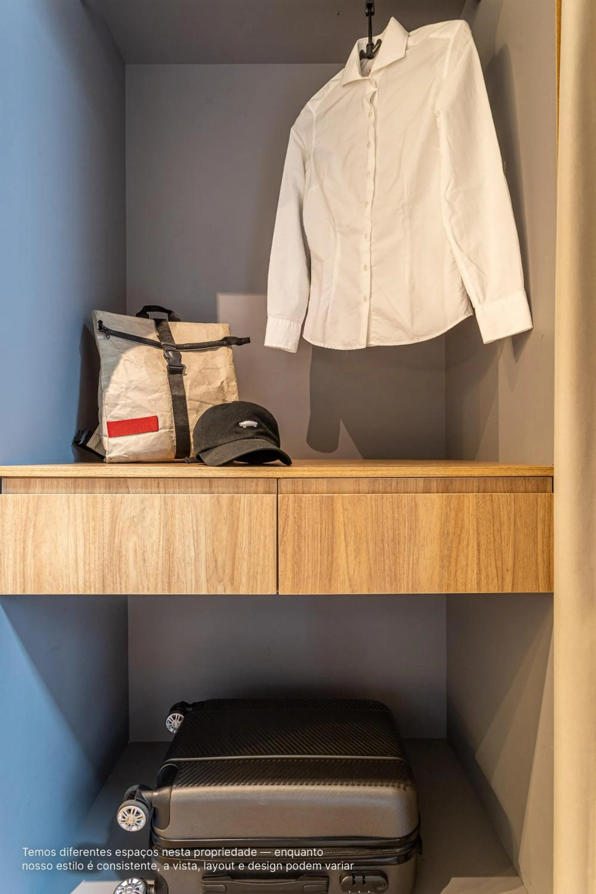 wardrobe in Next Paulista by Viva - Apartamentos completos ao lado da Av Paulista e MASP