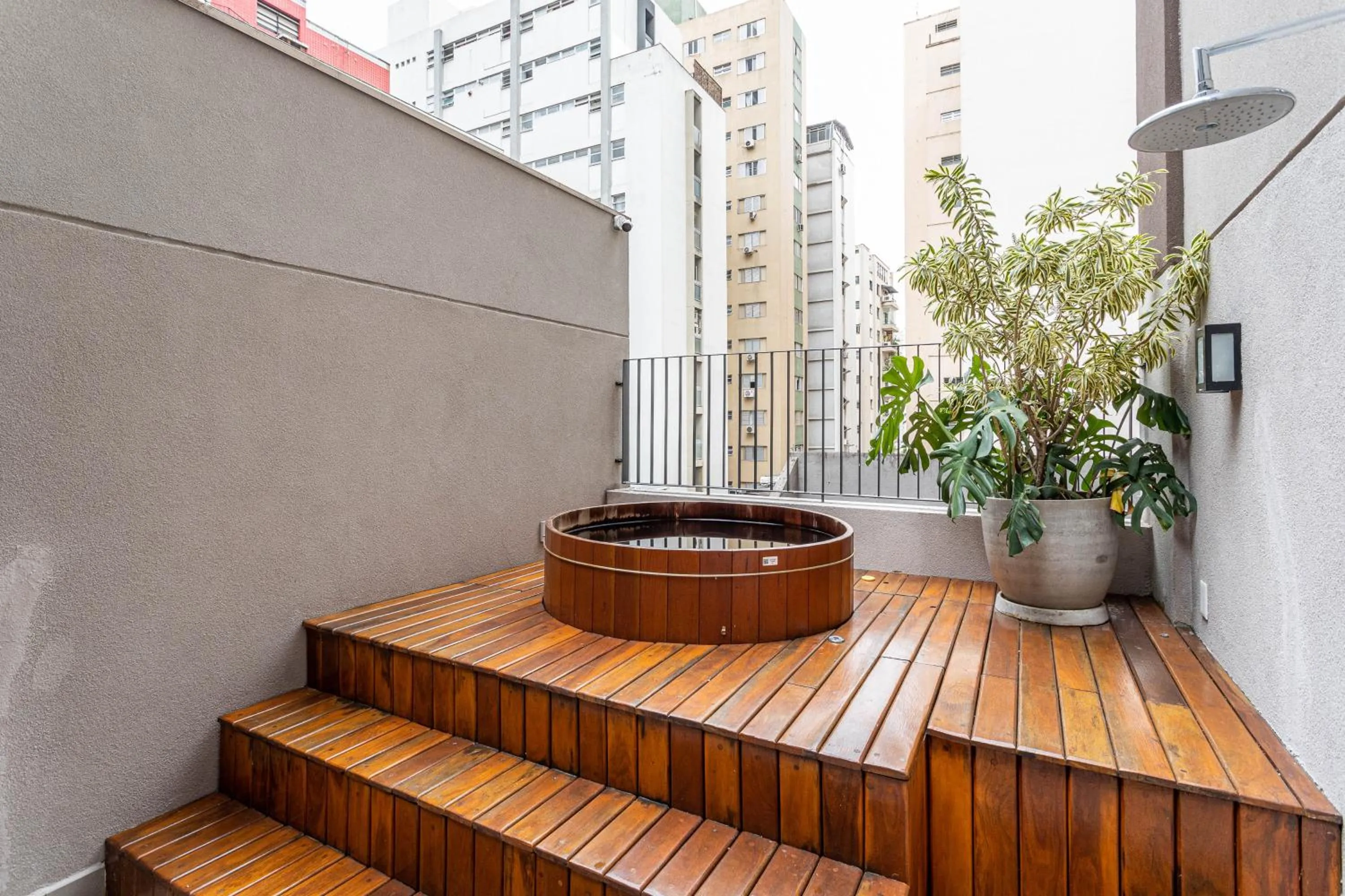 Balcony/Terrace in Next Paulista by Viva - Apartamentos completos ao lado da Av Paulista e MASP