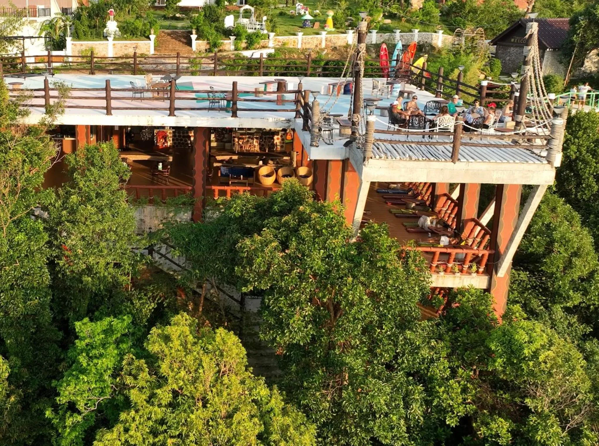 Restaurant/places to eat in ThmorDa Resort