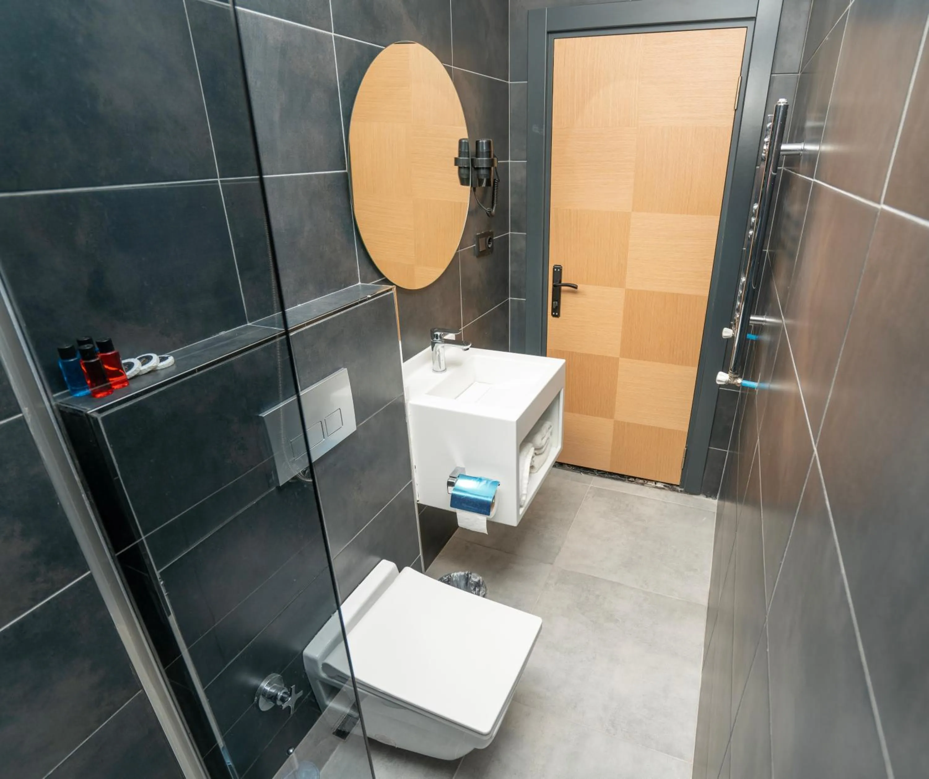 Shower in Center Suite