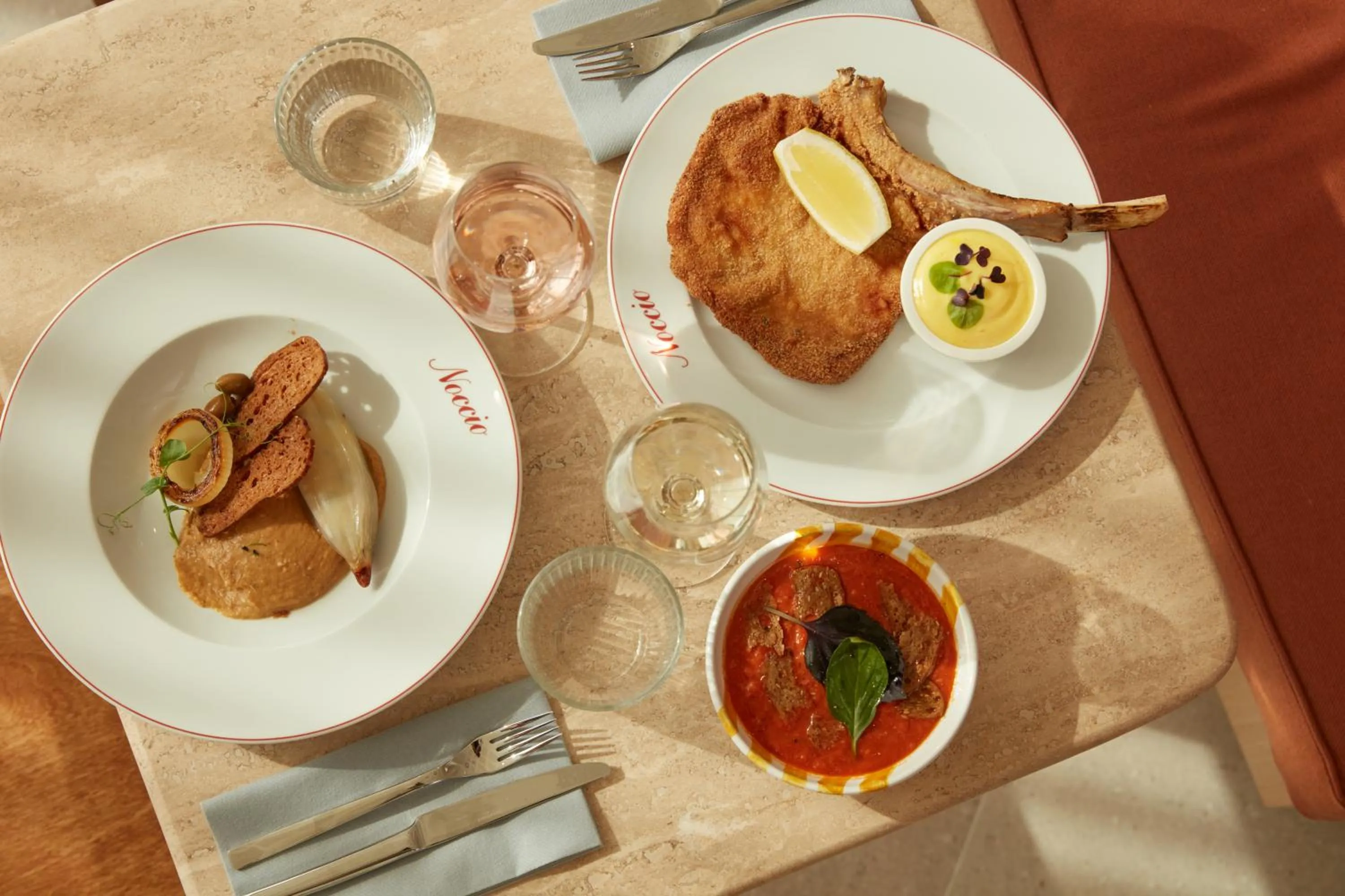 Restaurant/places to eat in OKKO Hotels Paris Rosa Parks