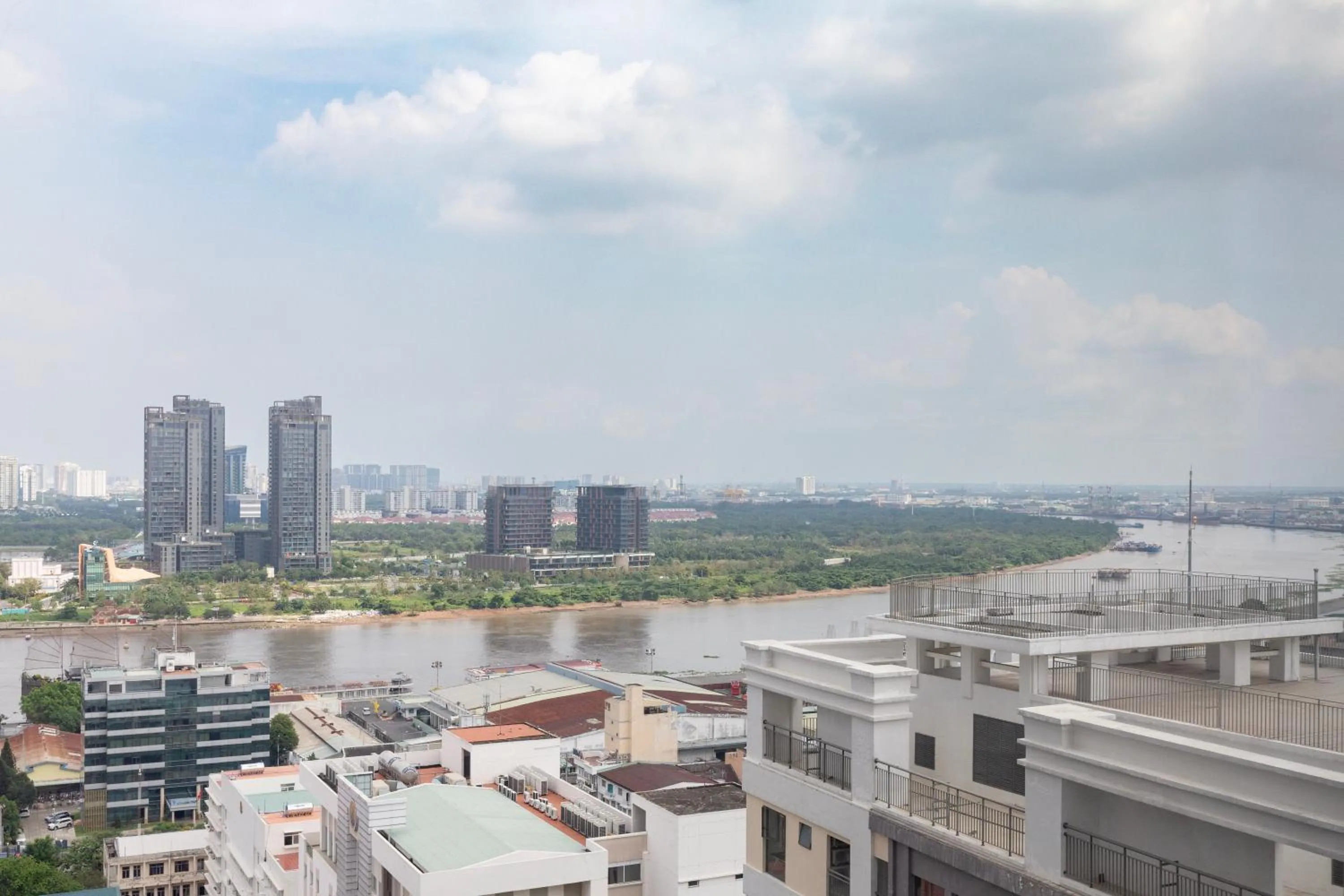 Property building in MH Apartment- Tresor- spacious and cozy center D4