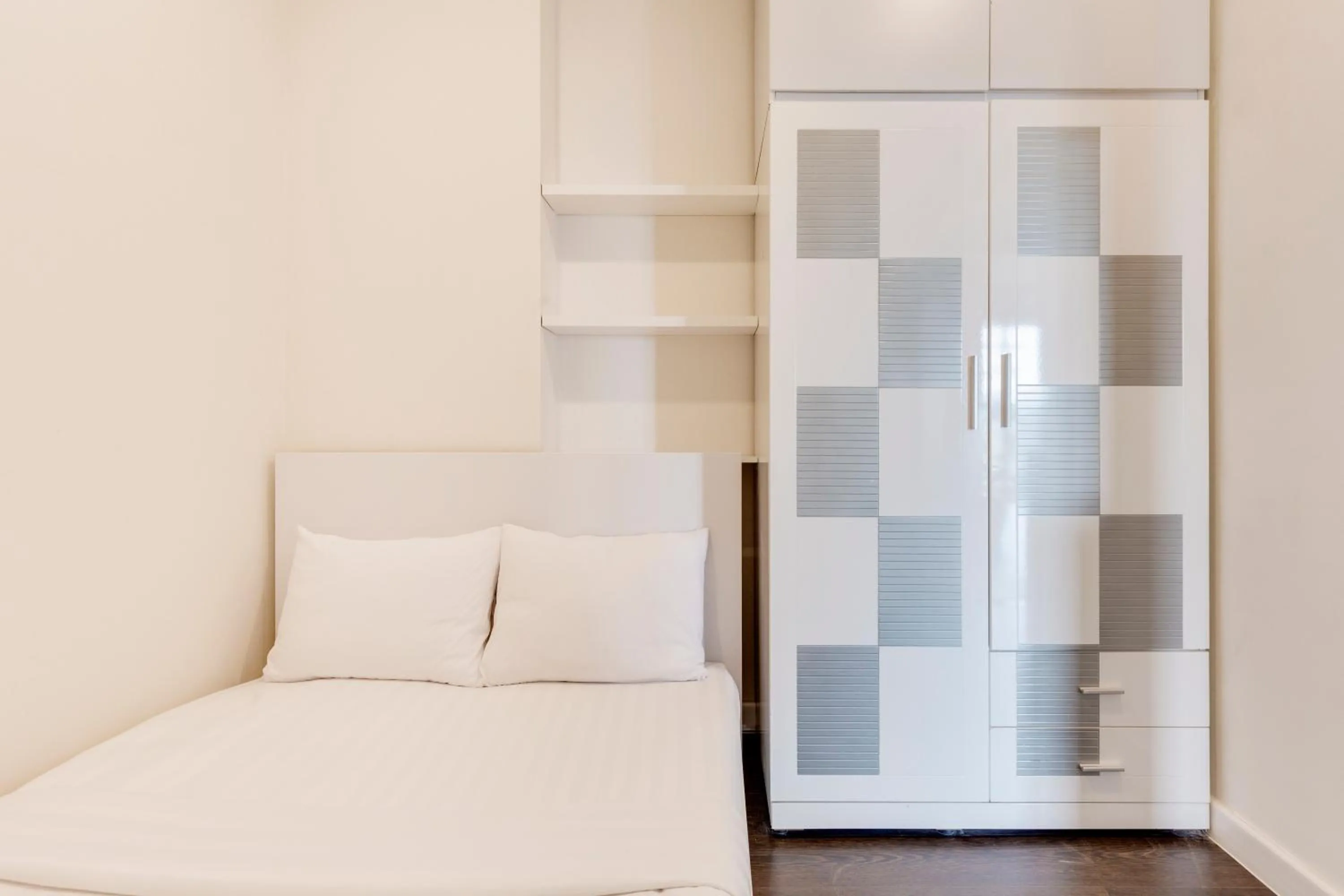 Bed in MH Apartment- Tresor- spacious and cozy center D4