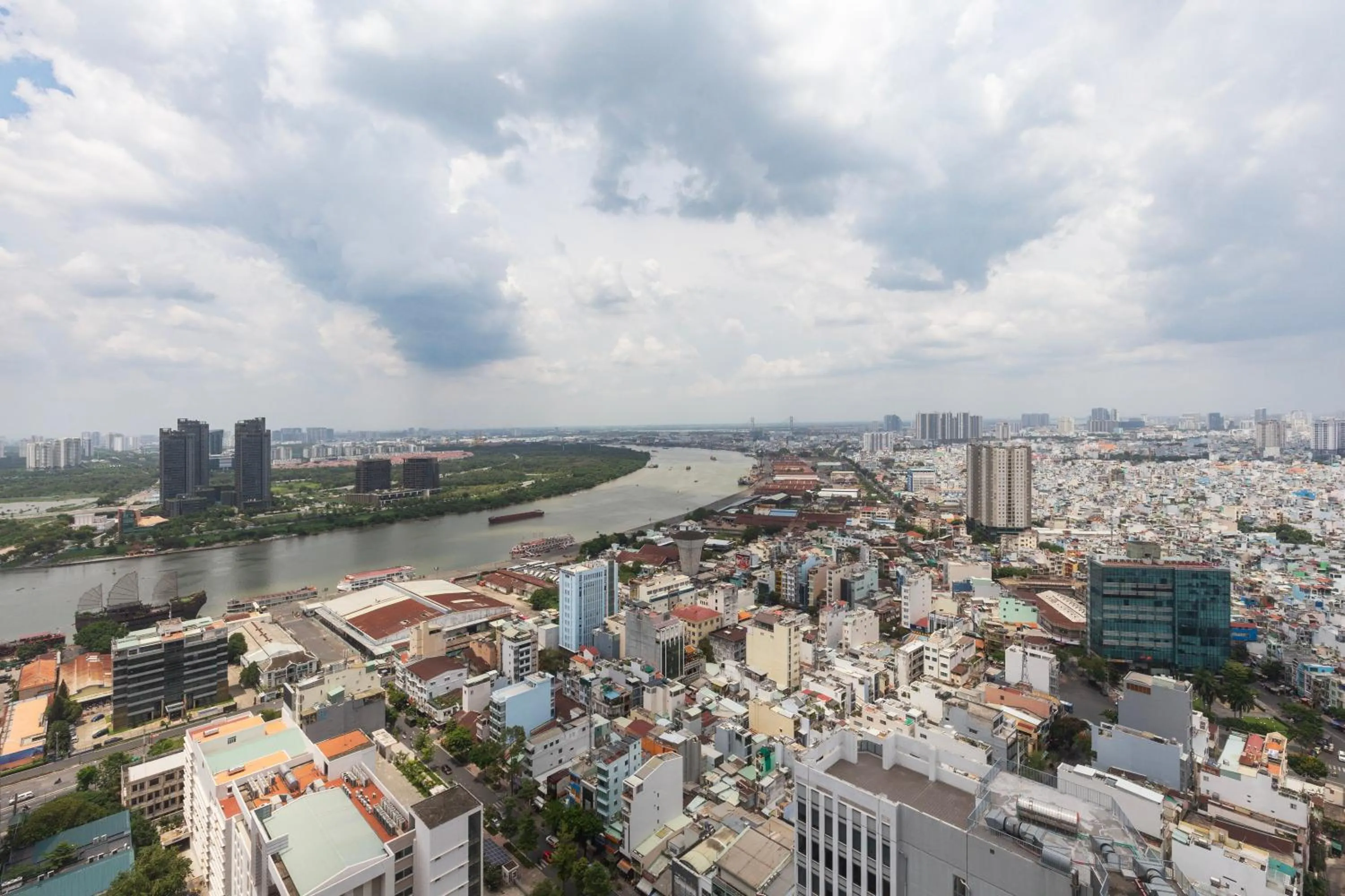 Day in MH Apartment- Tresor- spacious and cozy center D4