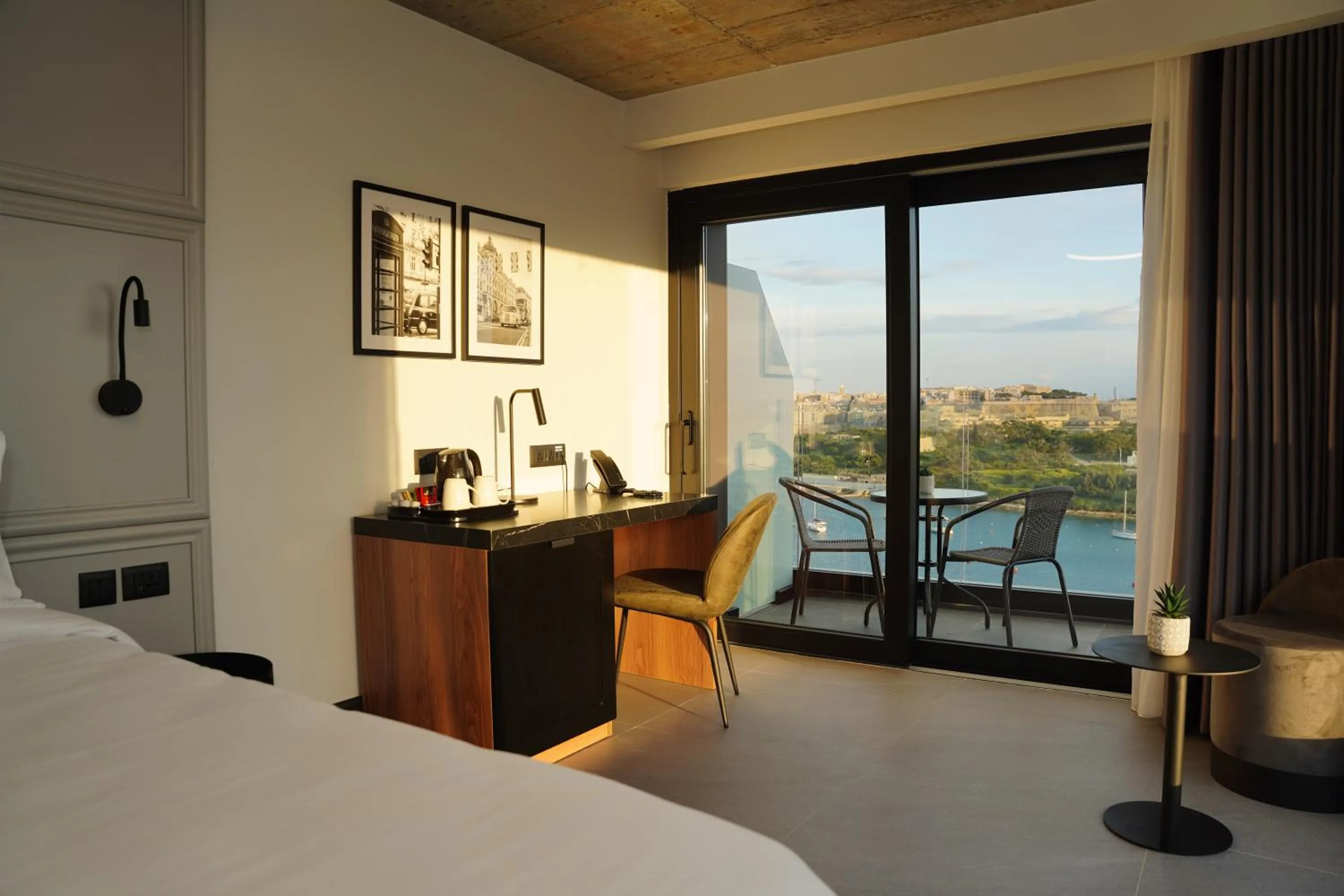 View (from property/room), Bed in The Londoner Hotel Sliema