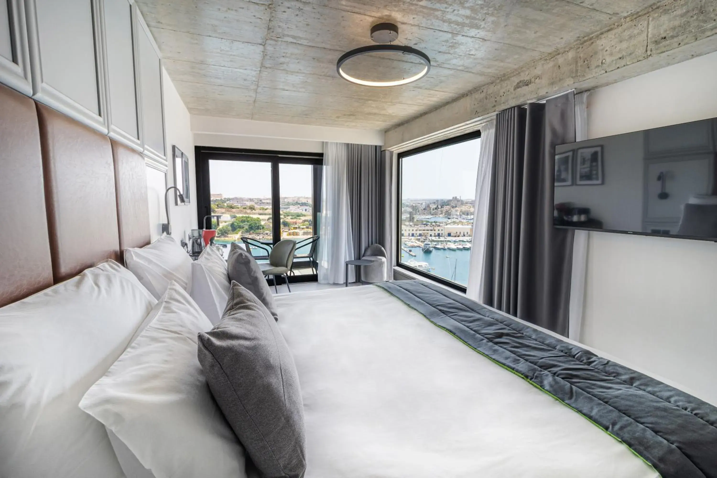 Executive Double or Twin Room with Balcony and Sea View in The Londoner Hotel Sliema Executive Double or Twin Room with Balcony and Sea View in The Londoner Hotel Sliema
