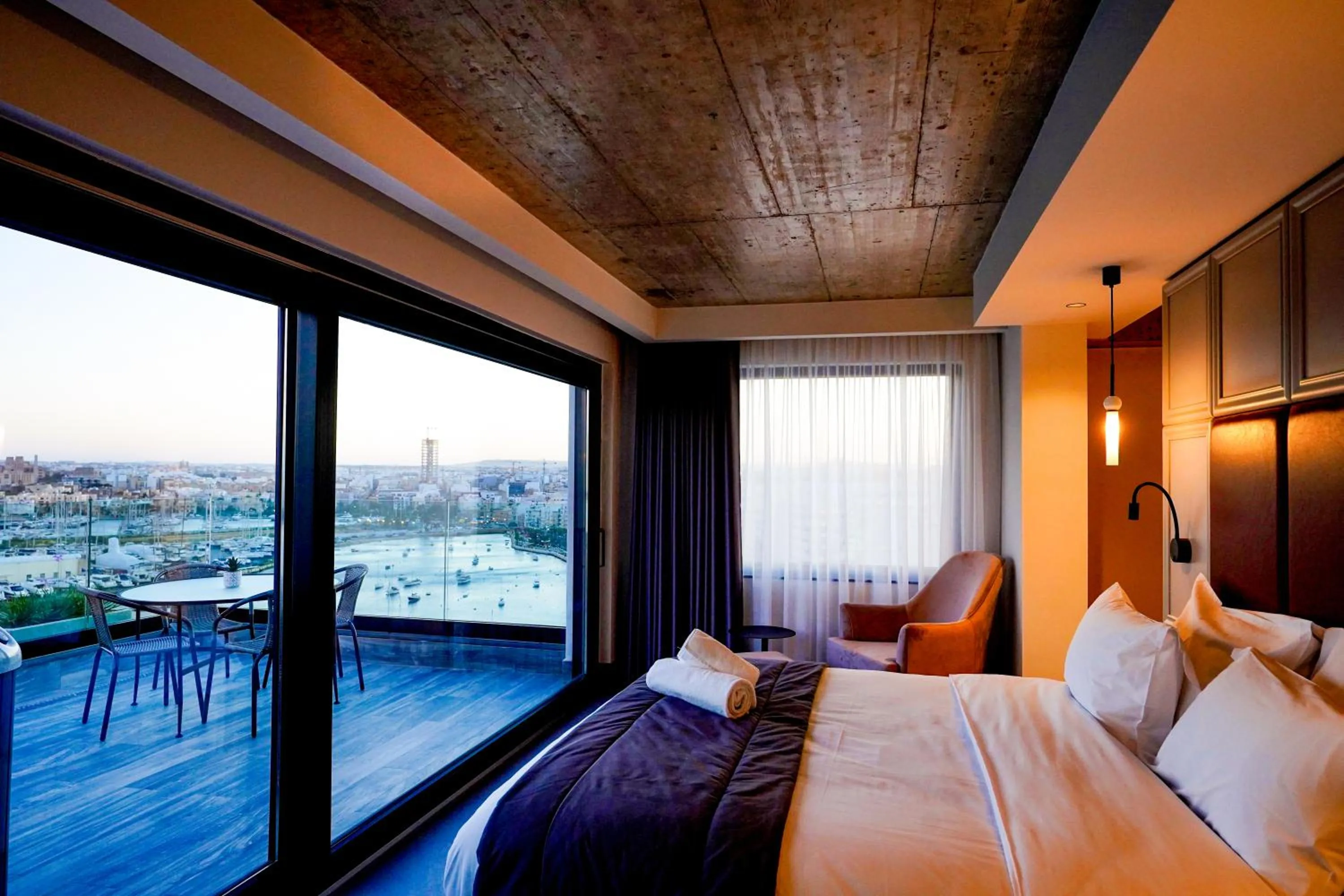 View (from property/room), Bed in The Londoner Hotel Sliema