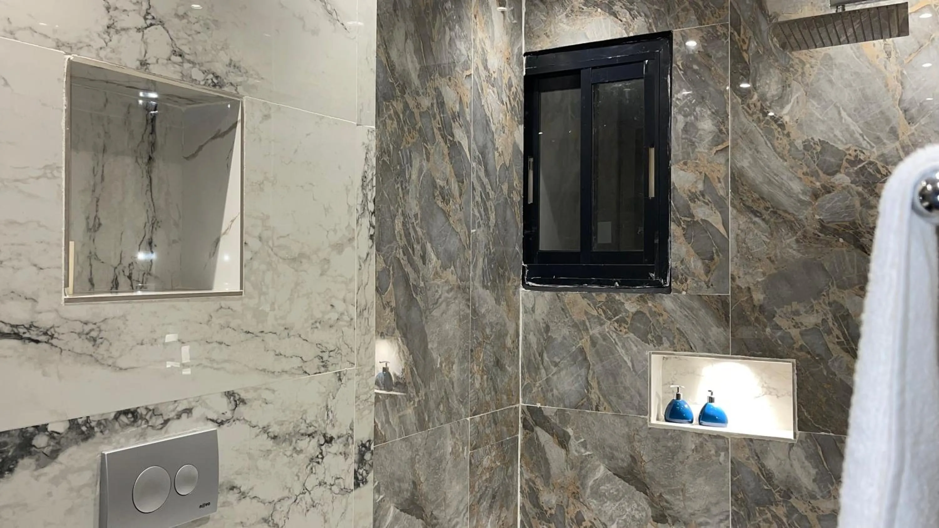 Shower in Suna' a Home Bonapriso