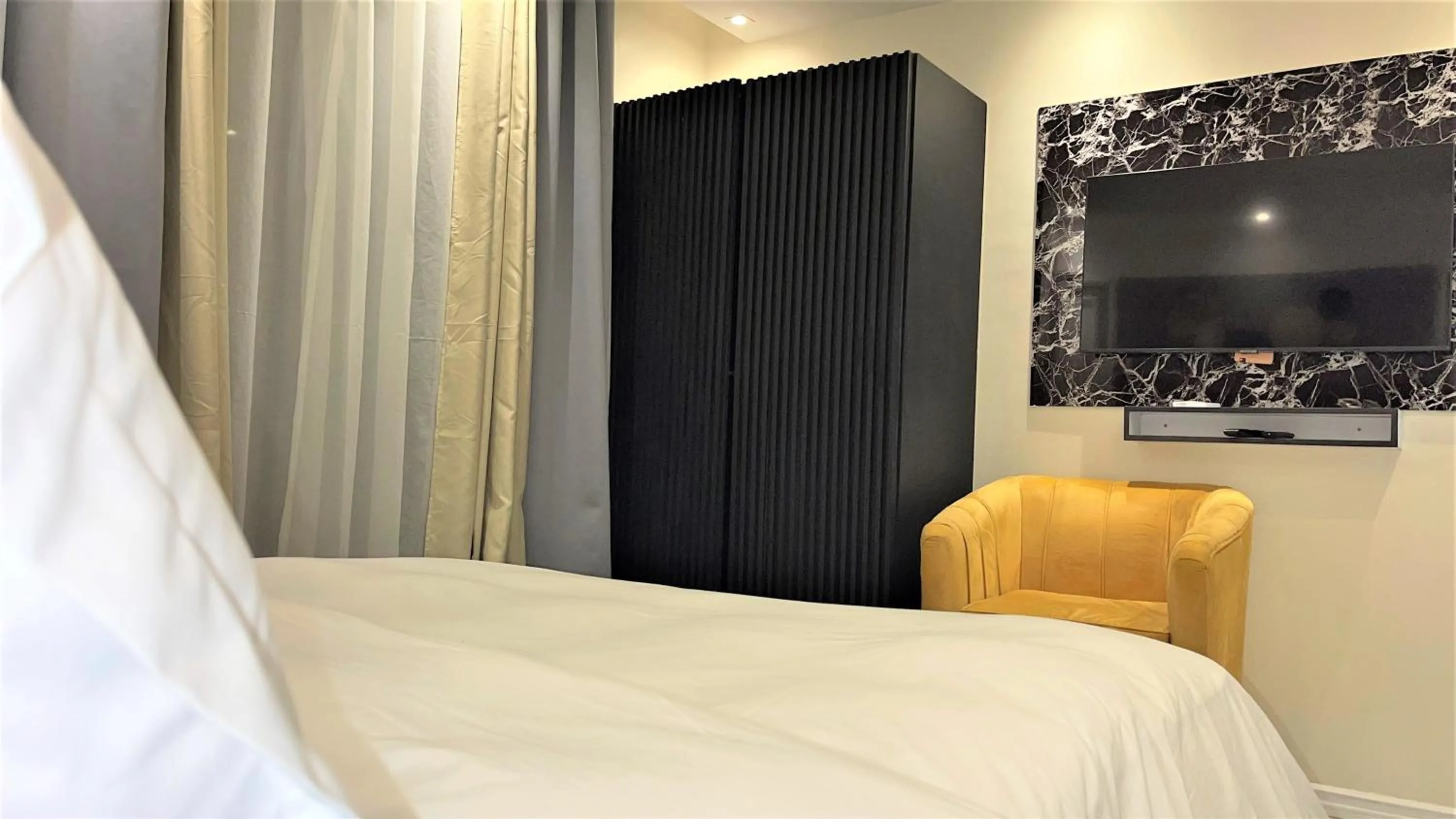 Bed in Suna' a Home Bonapriso