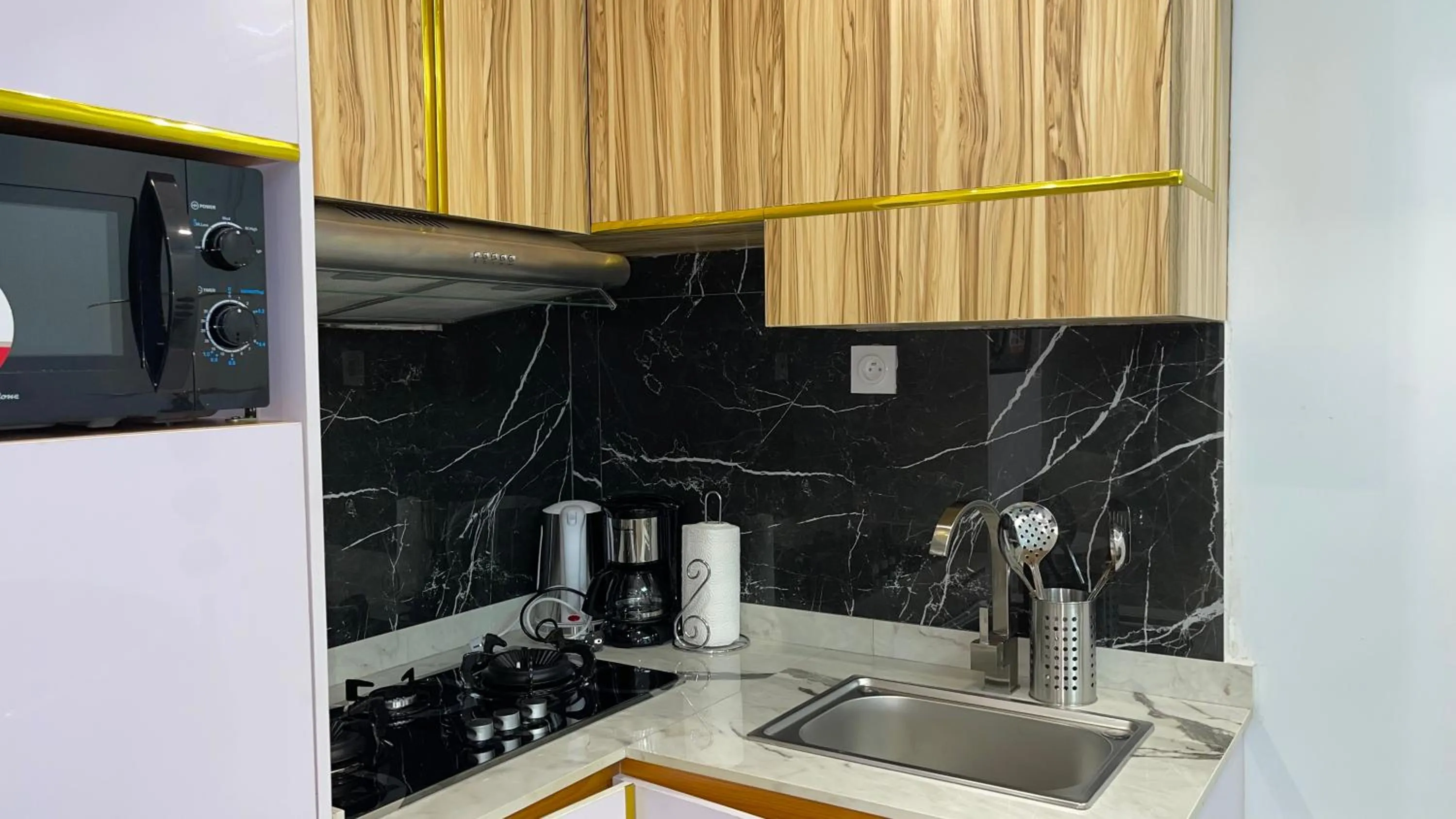 kitchen in Suna' a Home Bonapriso