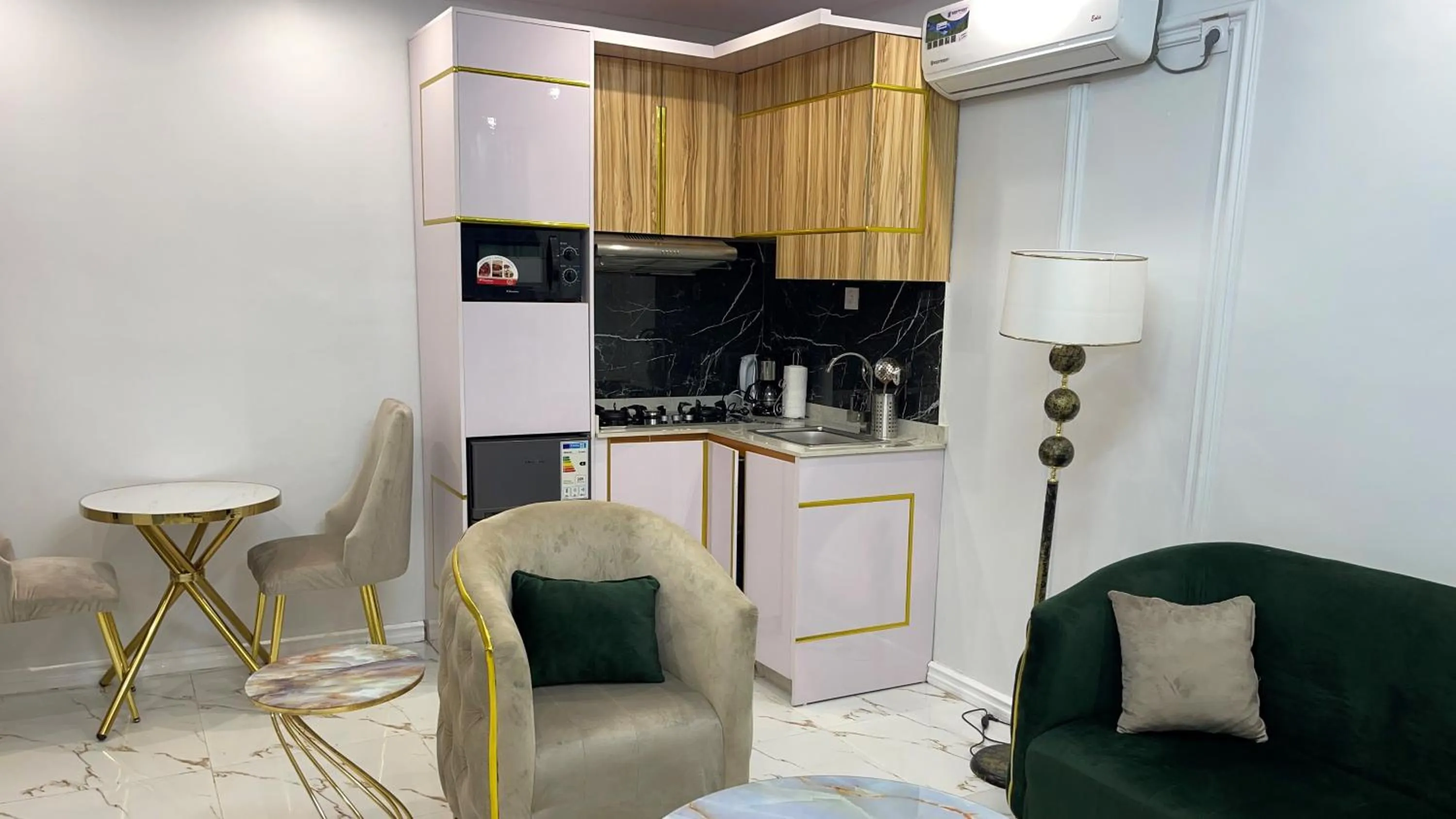 Dining area in Suna' a Home Bonapriso