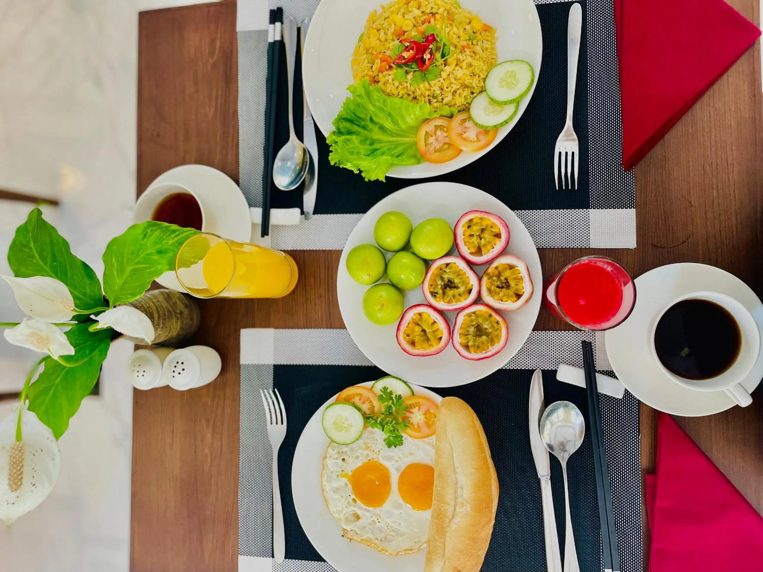 Food in Chillax Old Town Villa