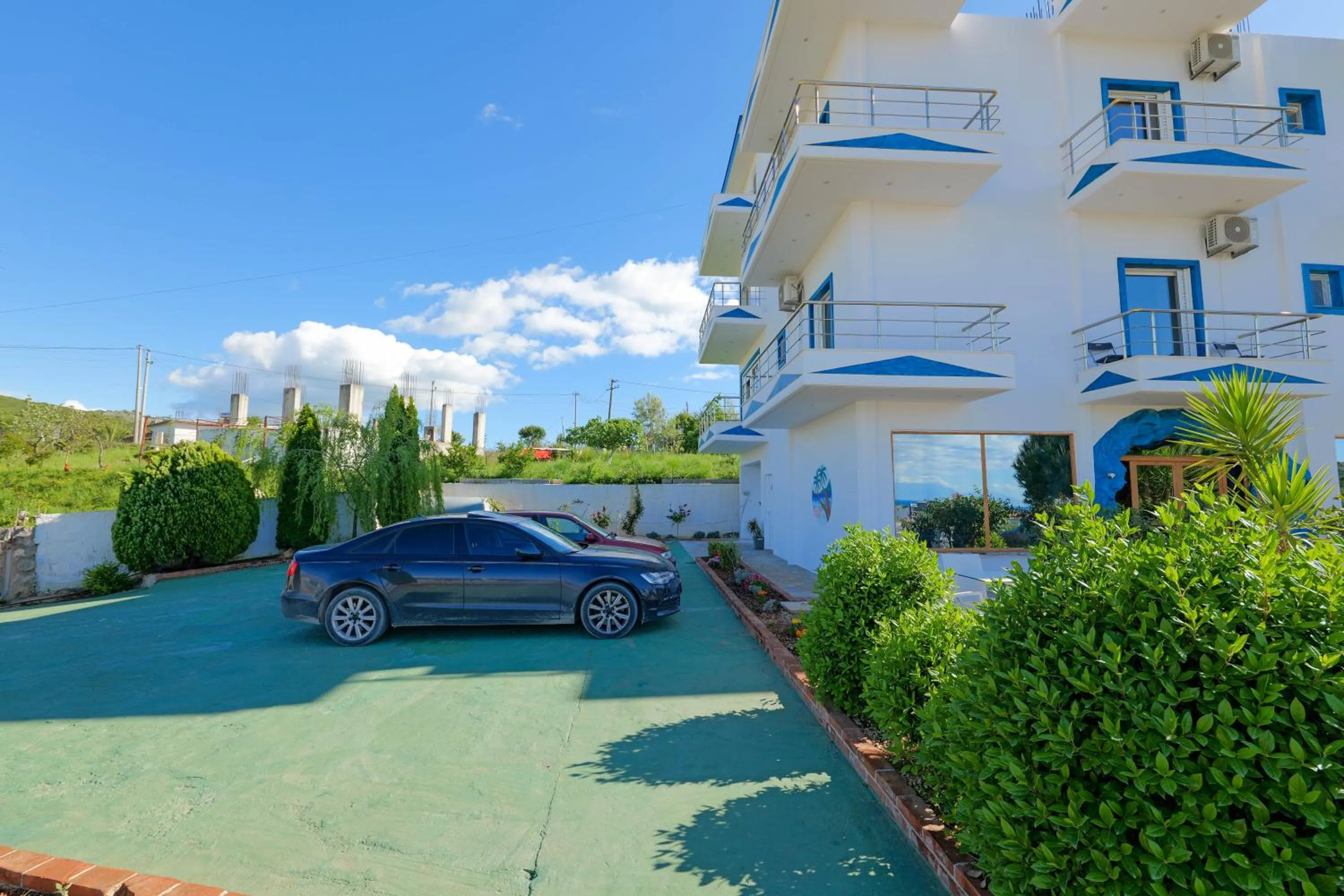 Property building in Vila Antica