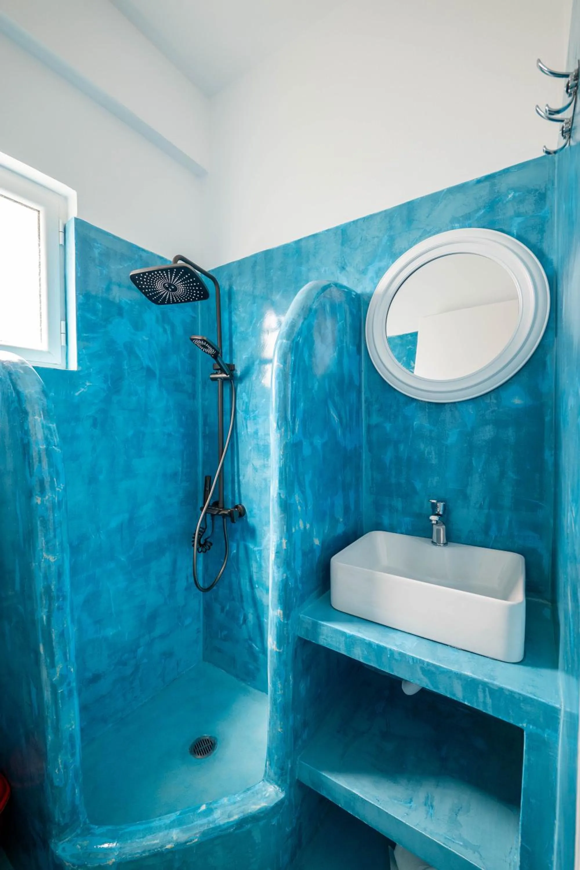 Shower in Vila Antica